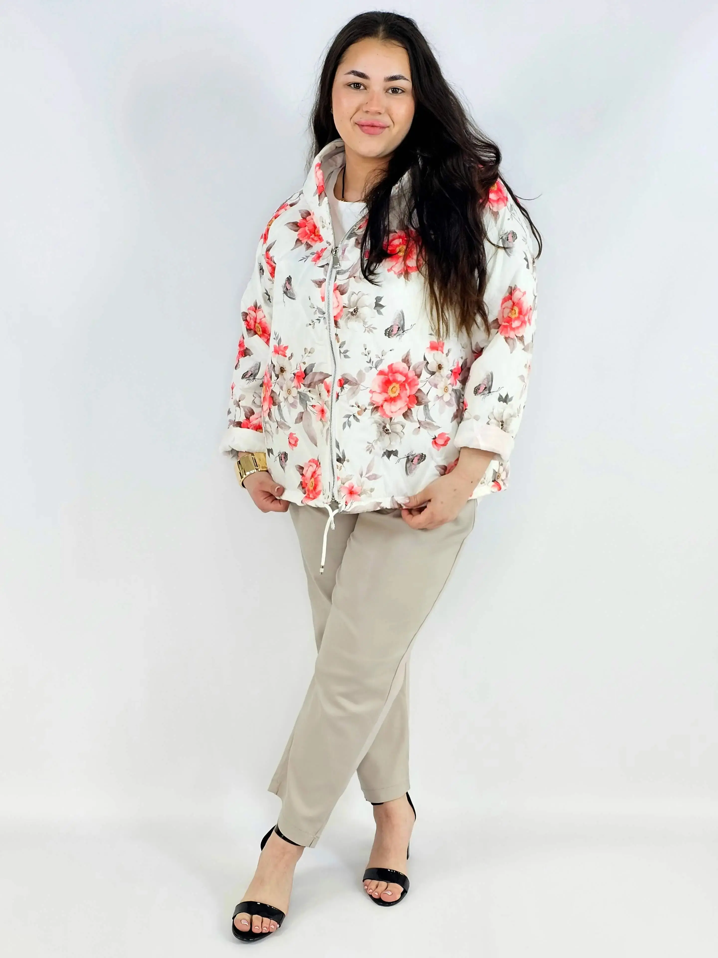 Kurtka plus size – krótka pikowana kurtka XXL na zamek z florystycznym nadrukiem - Image 5