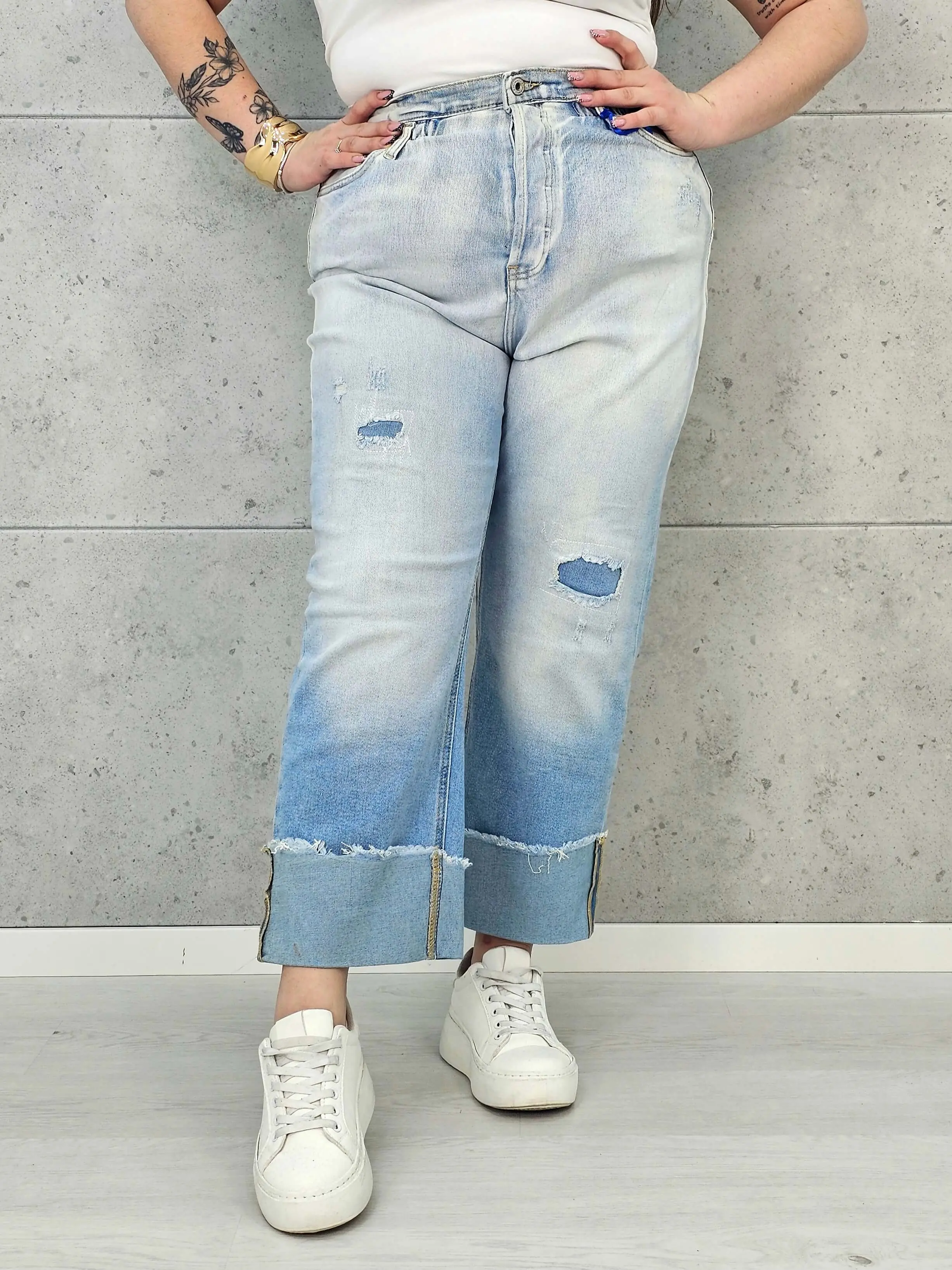 Jeansy plus size z szerokimi mankietami – wygodny denim XXL - Image 5