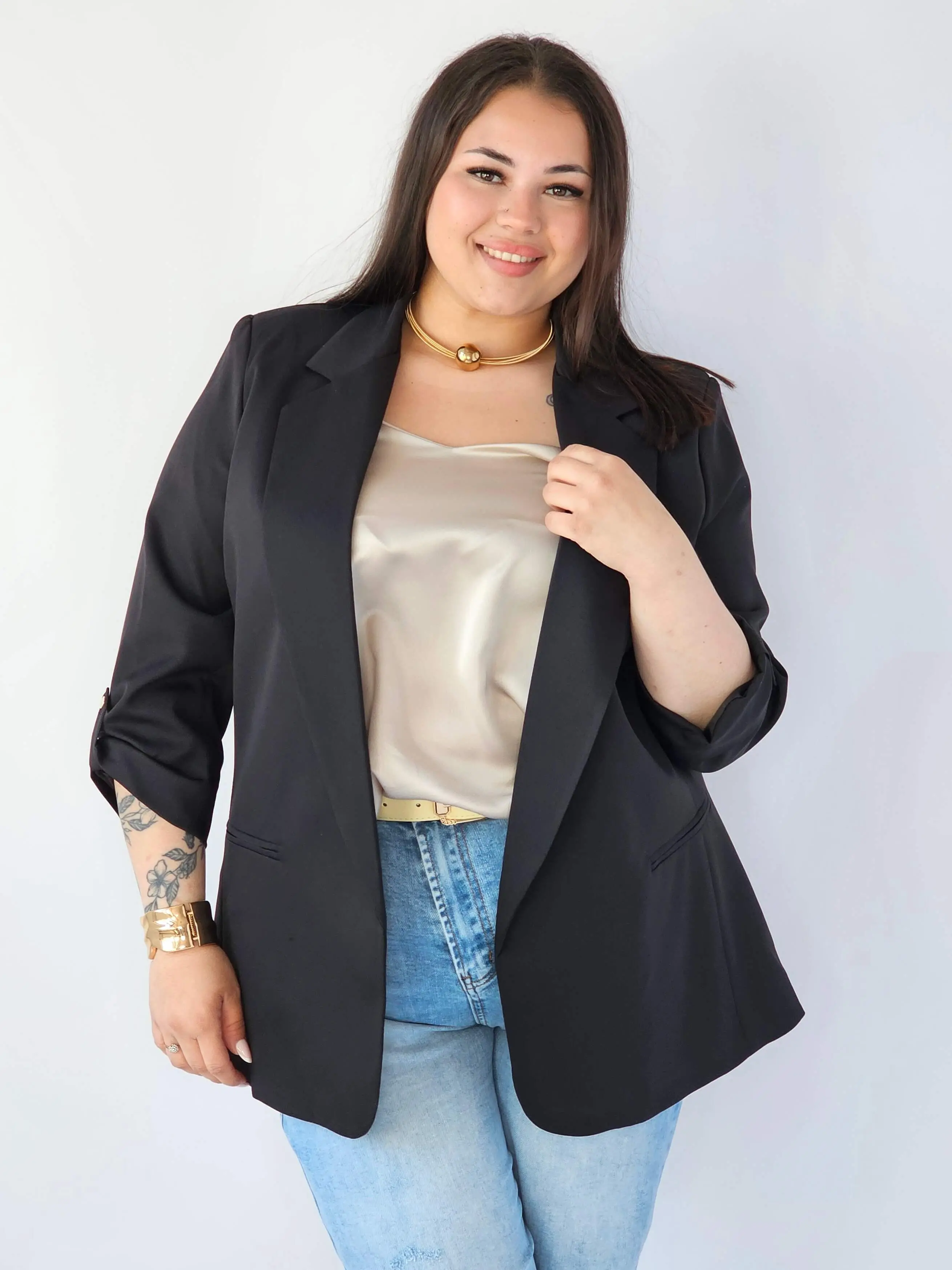 Marynarka plus size – elegancja, która pasuje do każdej stylizacji. - Image 6