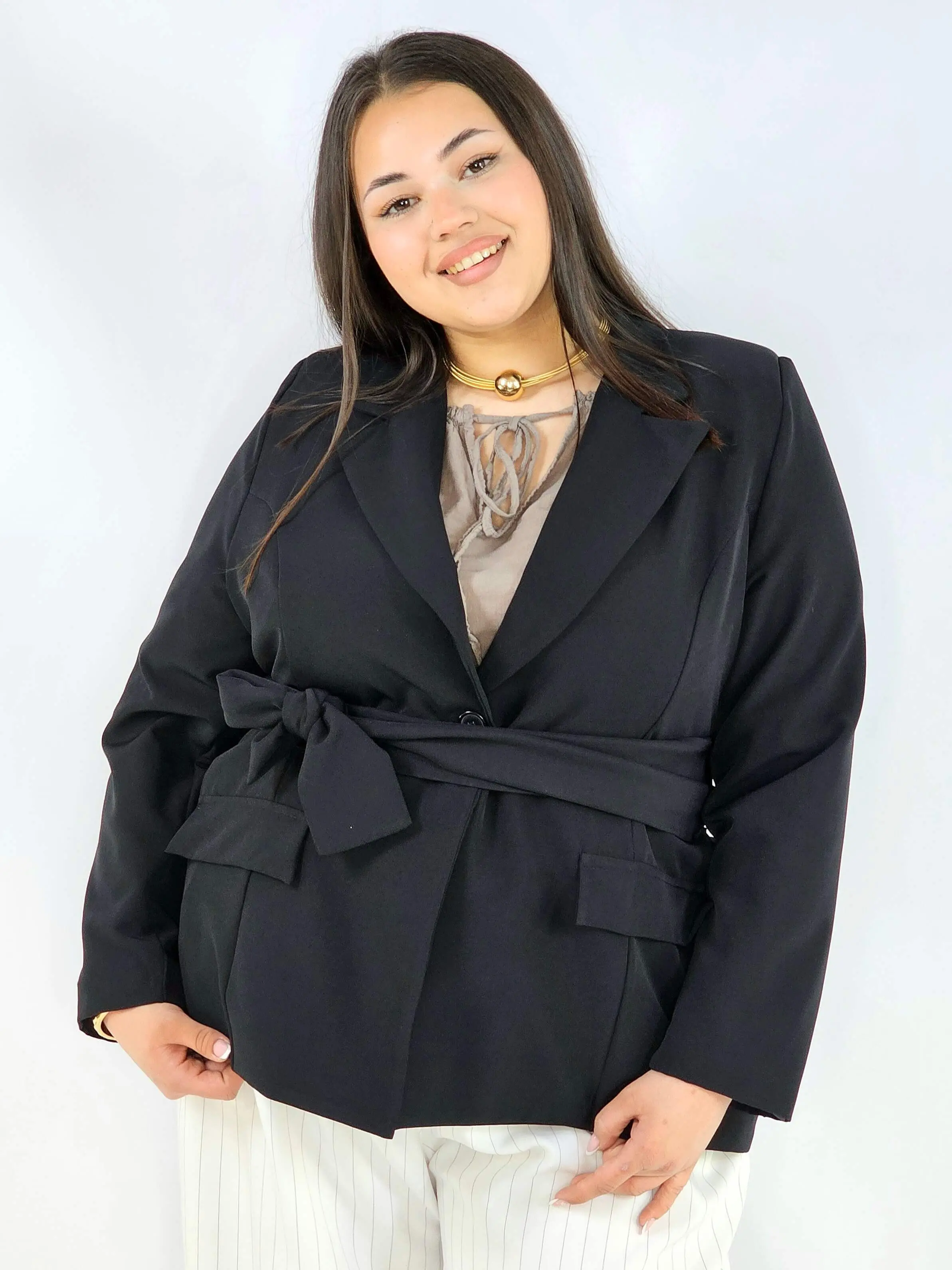Marynarka plus size z wiązaniem elegancka dopasowana i kobieca - Image 7