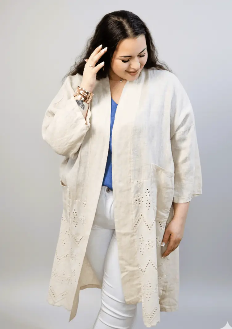 Narzutka lniana plus size z haftem – lekka i przewiewna narzutka XXL dla kobiet - Image 3