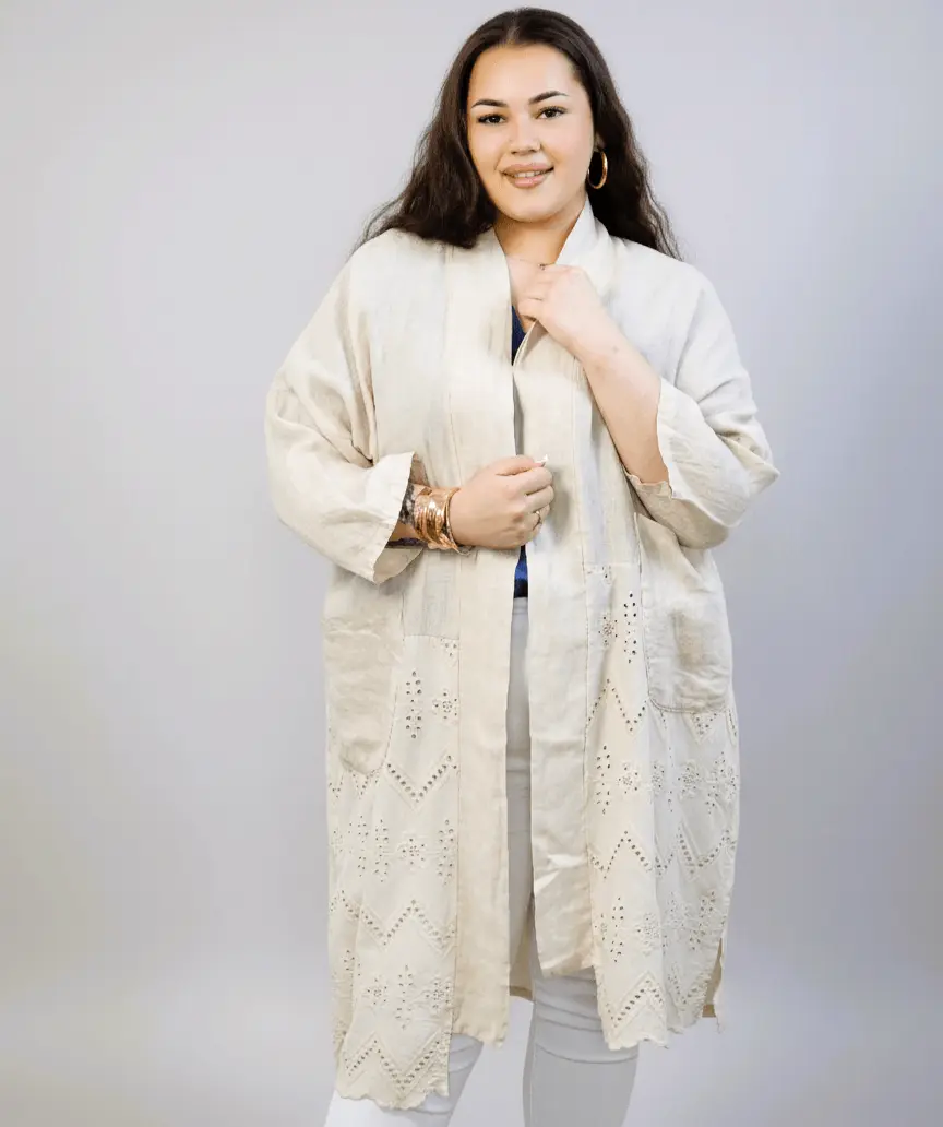 Narzutka lniana plus size z haftem – lekka i przewiewna narzutka XXL dla kobiet - Image 5