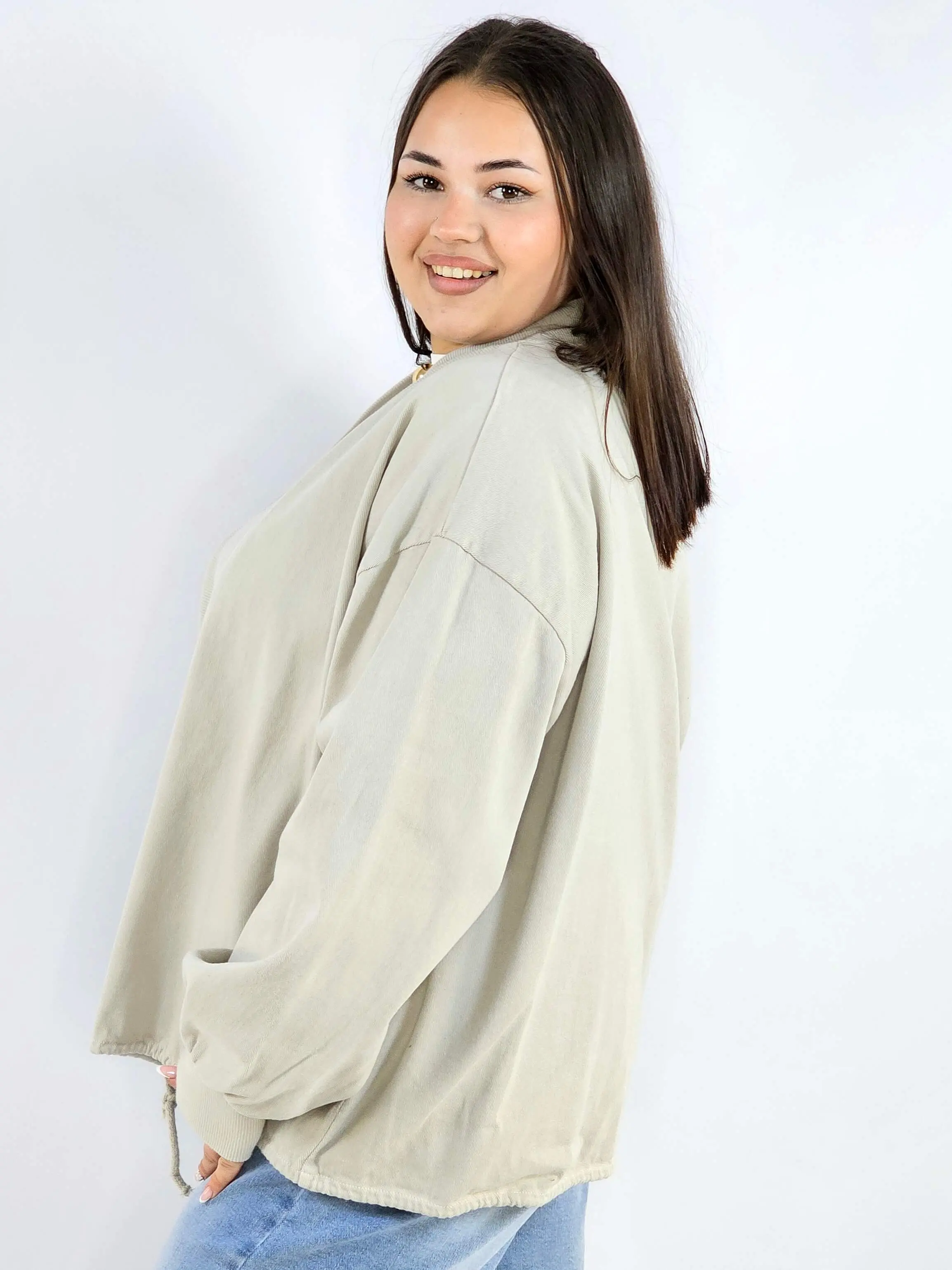 Narzutka plus size lekka oversize wiązana wygodna i stylowa - Image 10