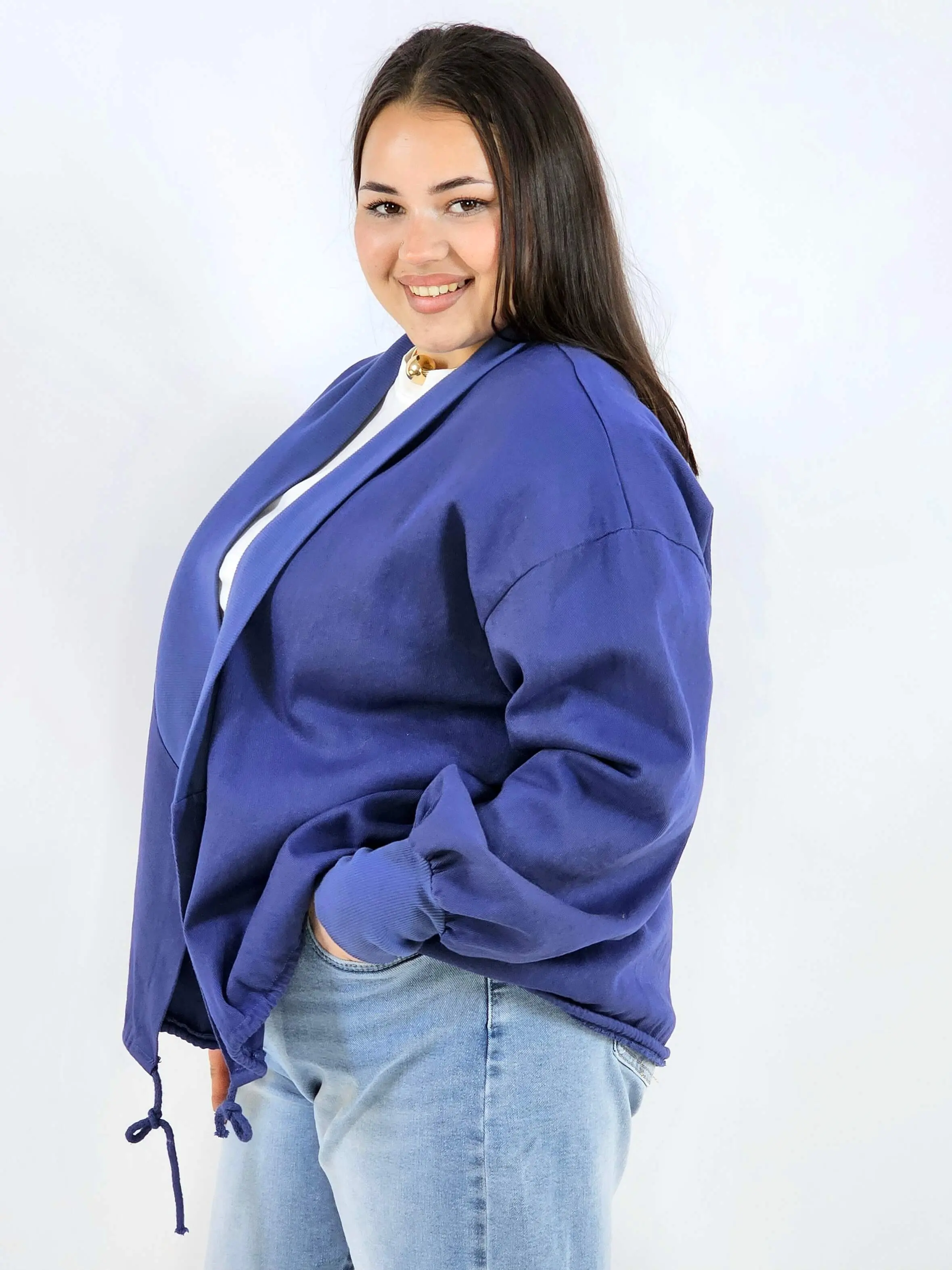 Narzutka plus size lekka oversize wiązana wygodna i stylowa - Image 13