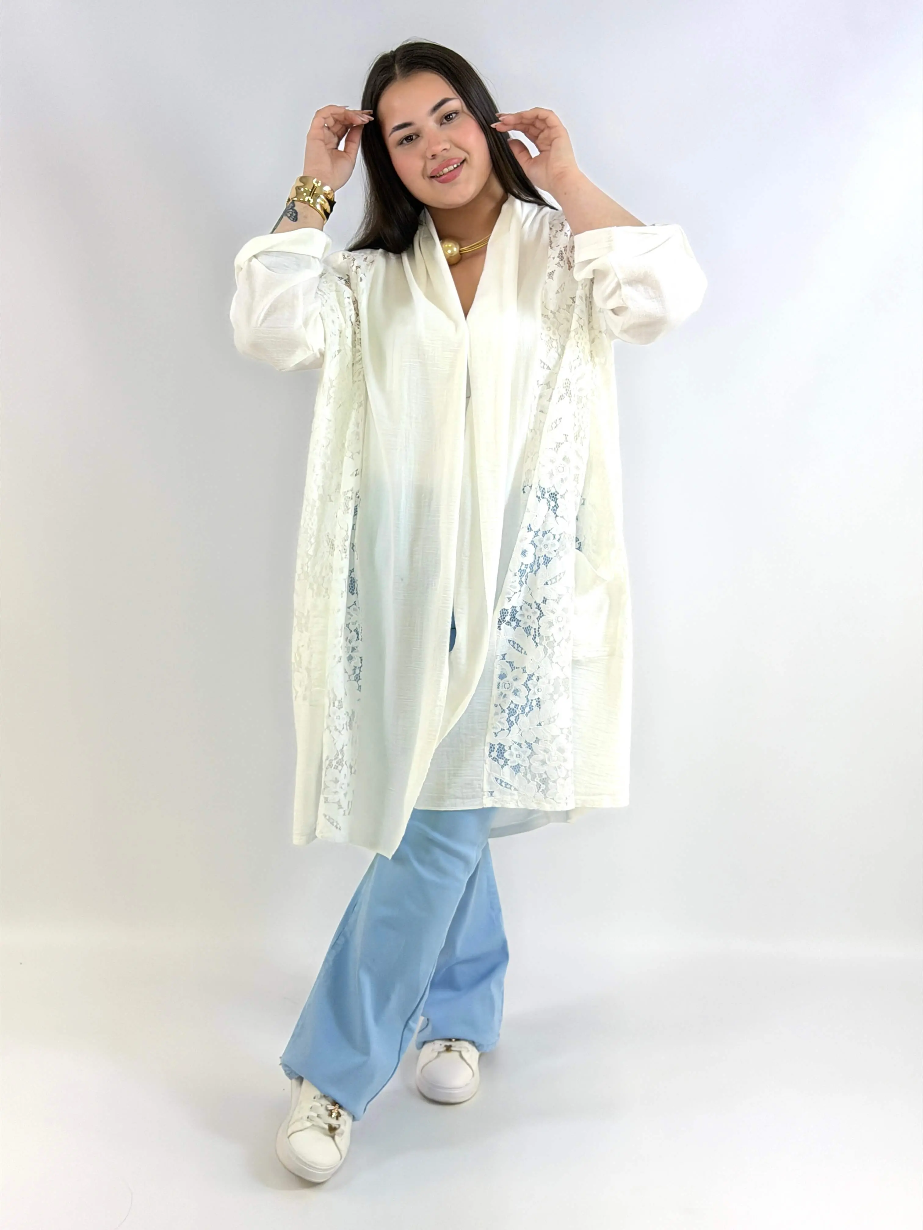 Narzutka plus size lniana z koronką – lekka narzutka XXL w eleganckim stylu