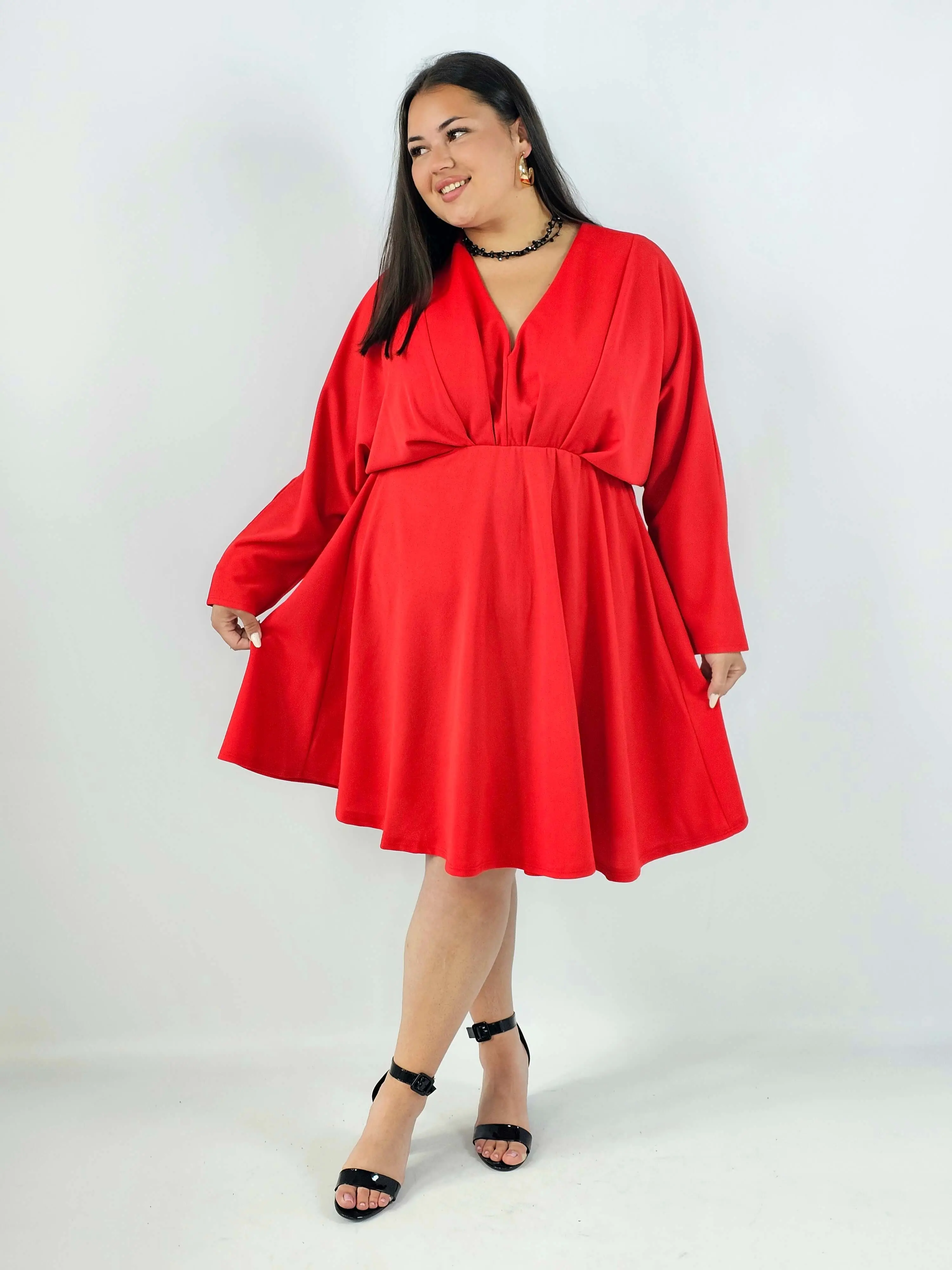 Sukienka plus size z dekoltem w serek