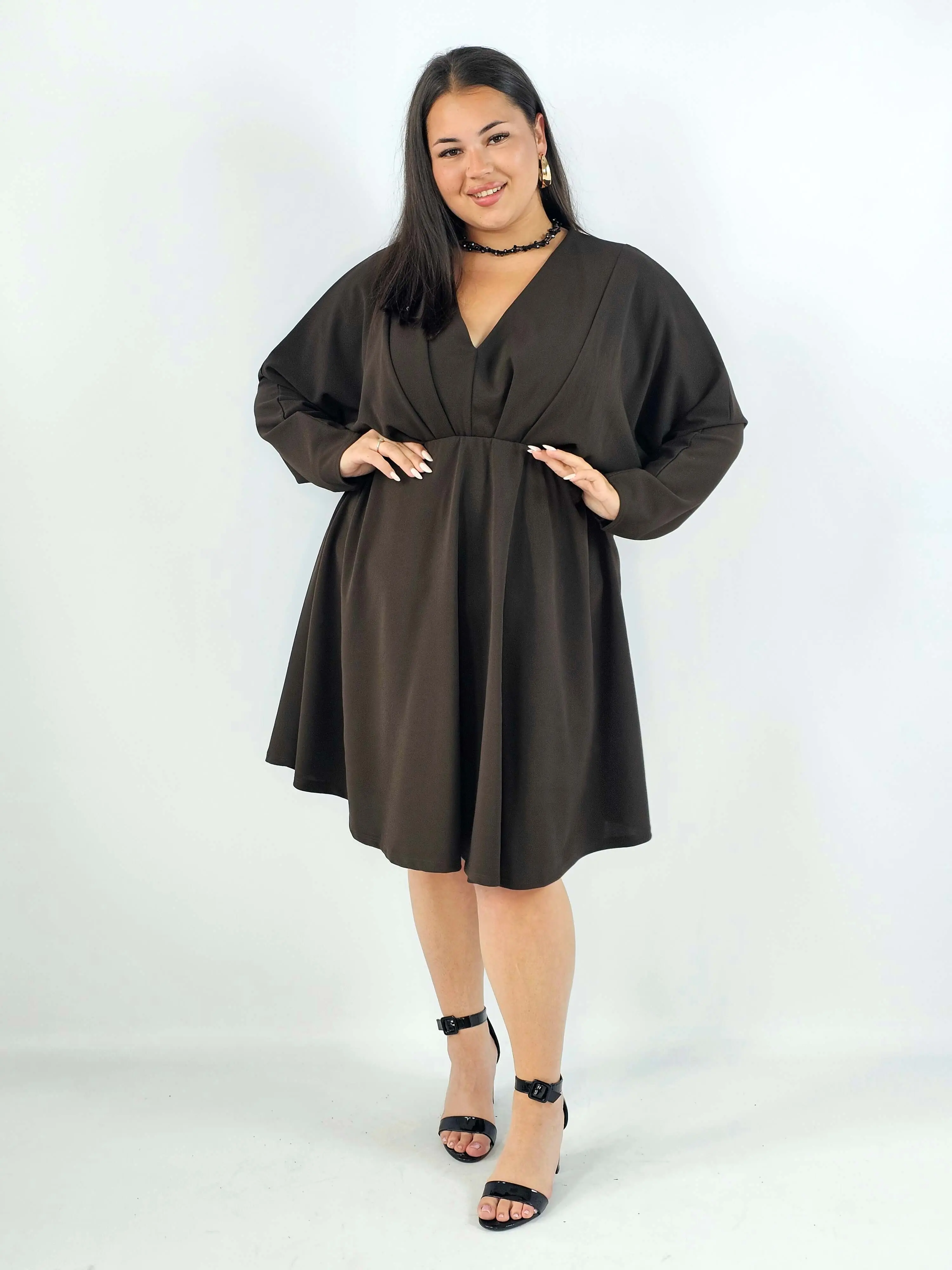 Sukienka plus size z dekoltem w serek - Image 2