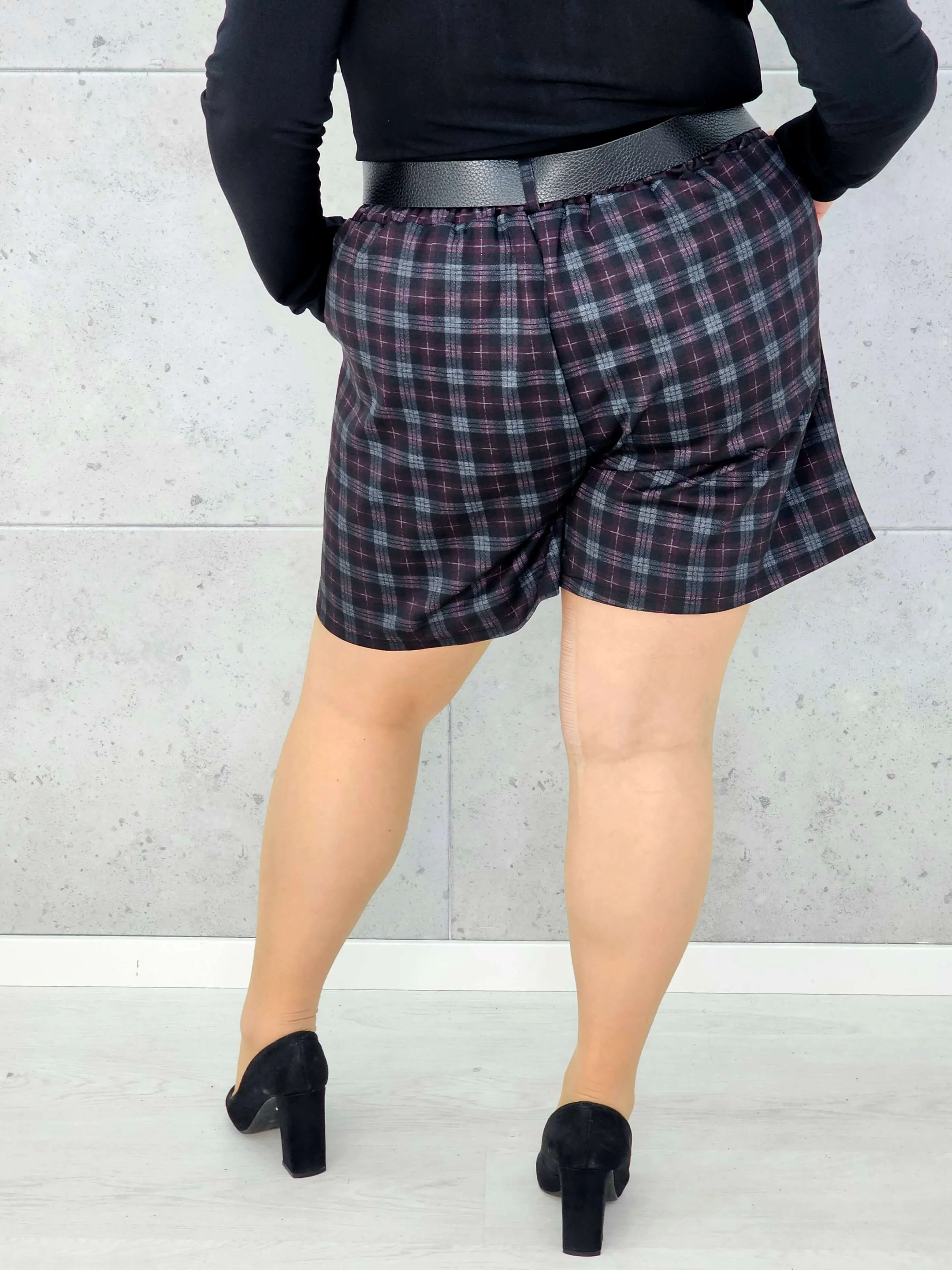 Spodenki plus size w kratę – elegancja i wygoda w modnym wydaniu Stylowa XL - Image 8