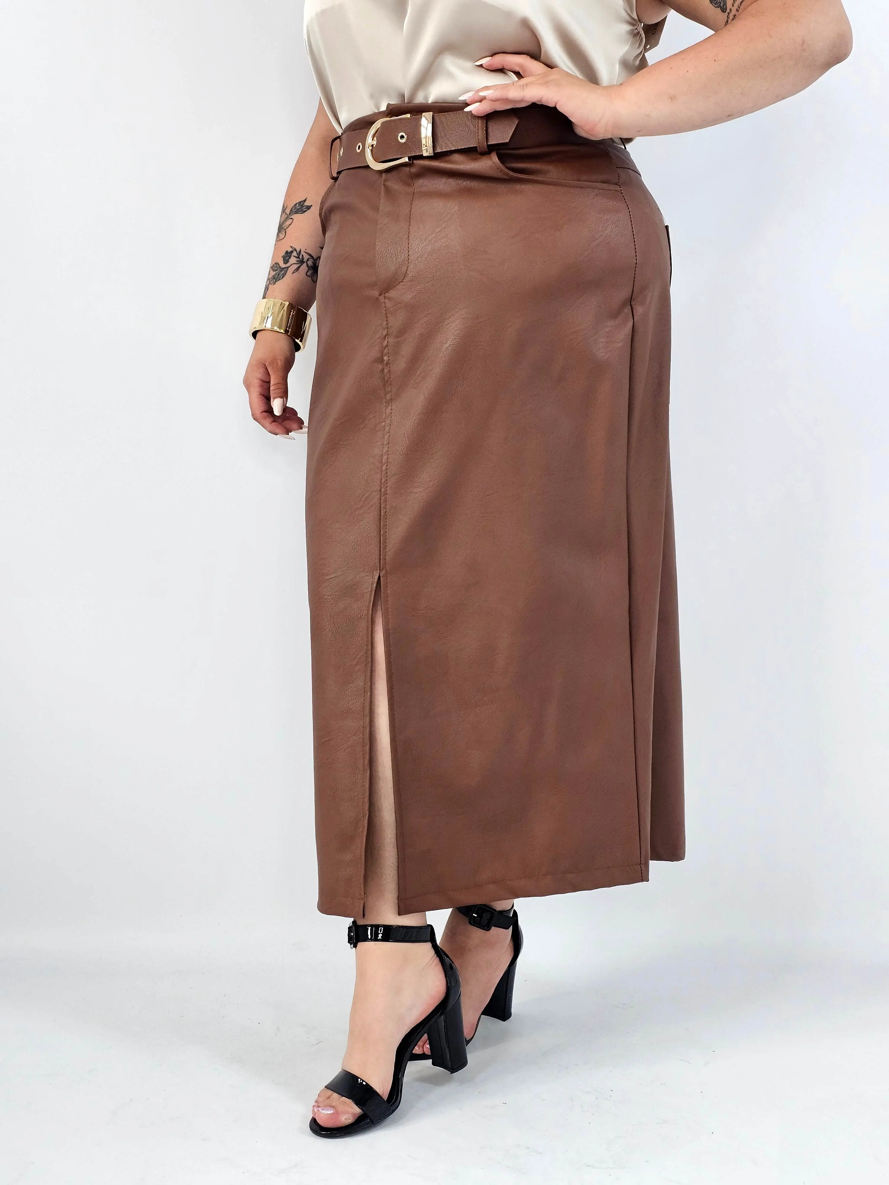 Spódnica plus size z eko skóry z eleganckim paskiem - Image 5
