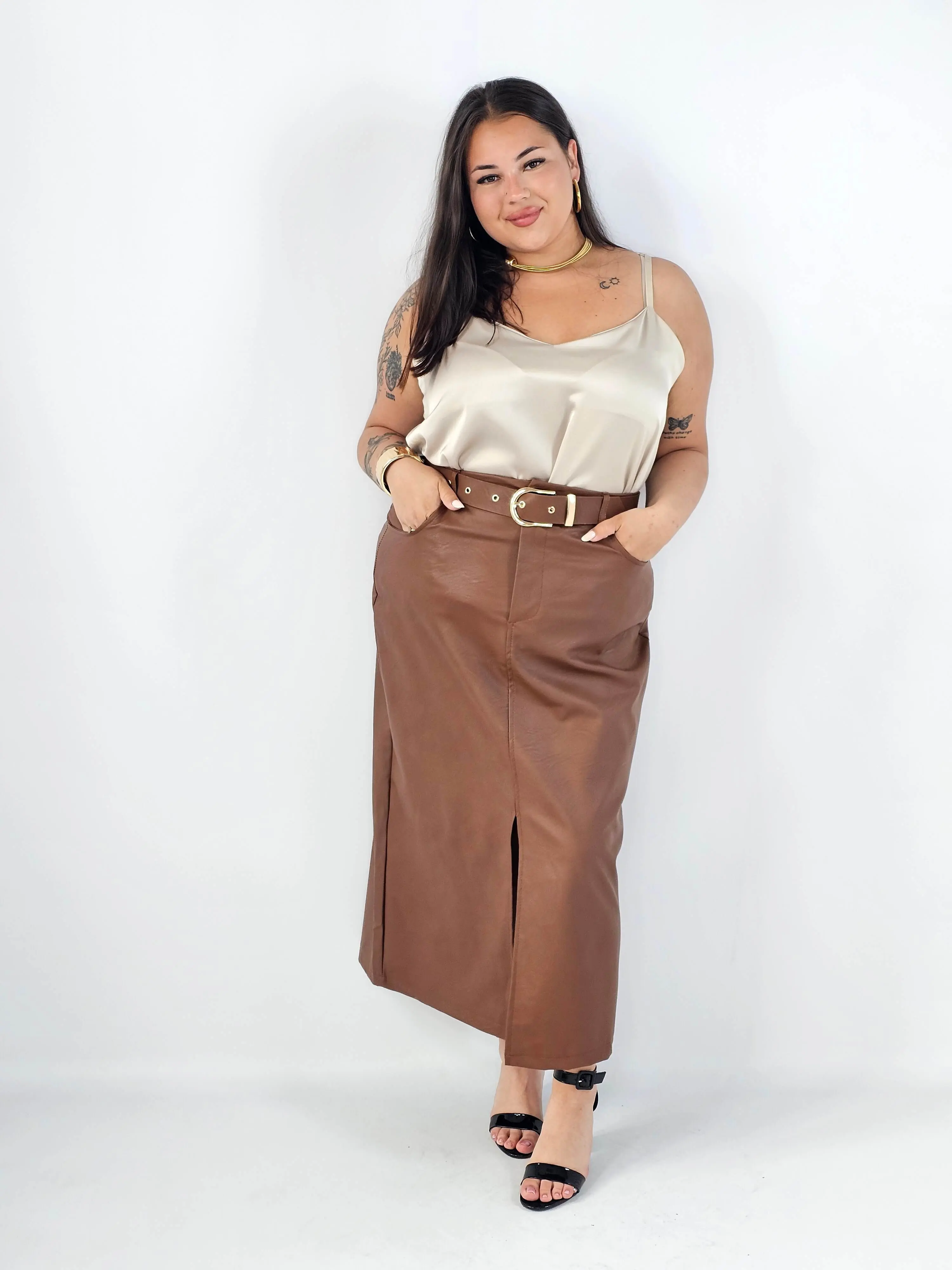 Spódnica plus size z eko skóry z eleganckim paskiem - Image 7