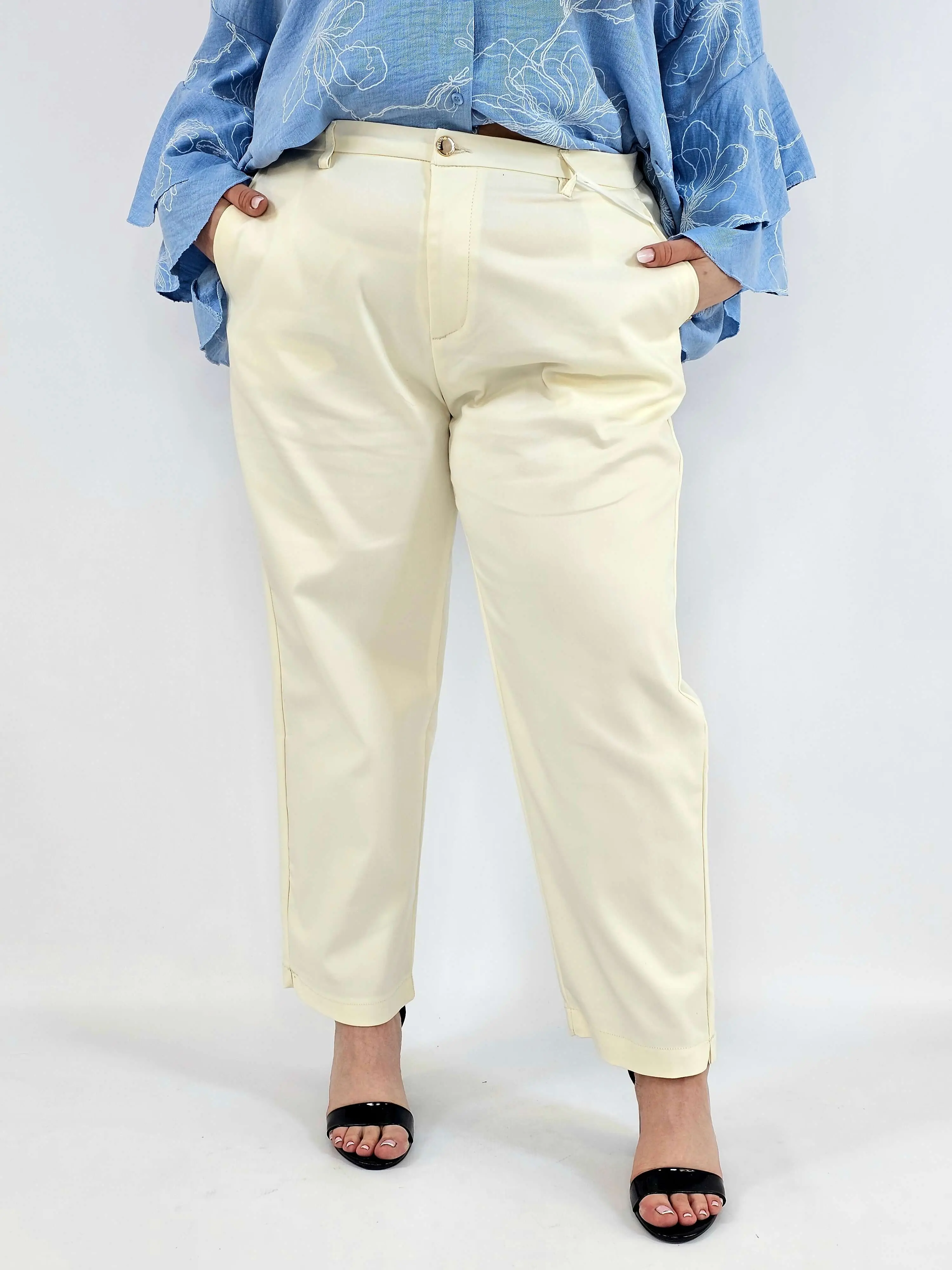 Spodnie Cygaretki Plus Size z Paskiem StylowaXL – Elegancja i Komfort dla Kobiet XXL - Image 4