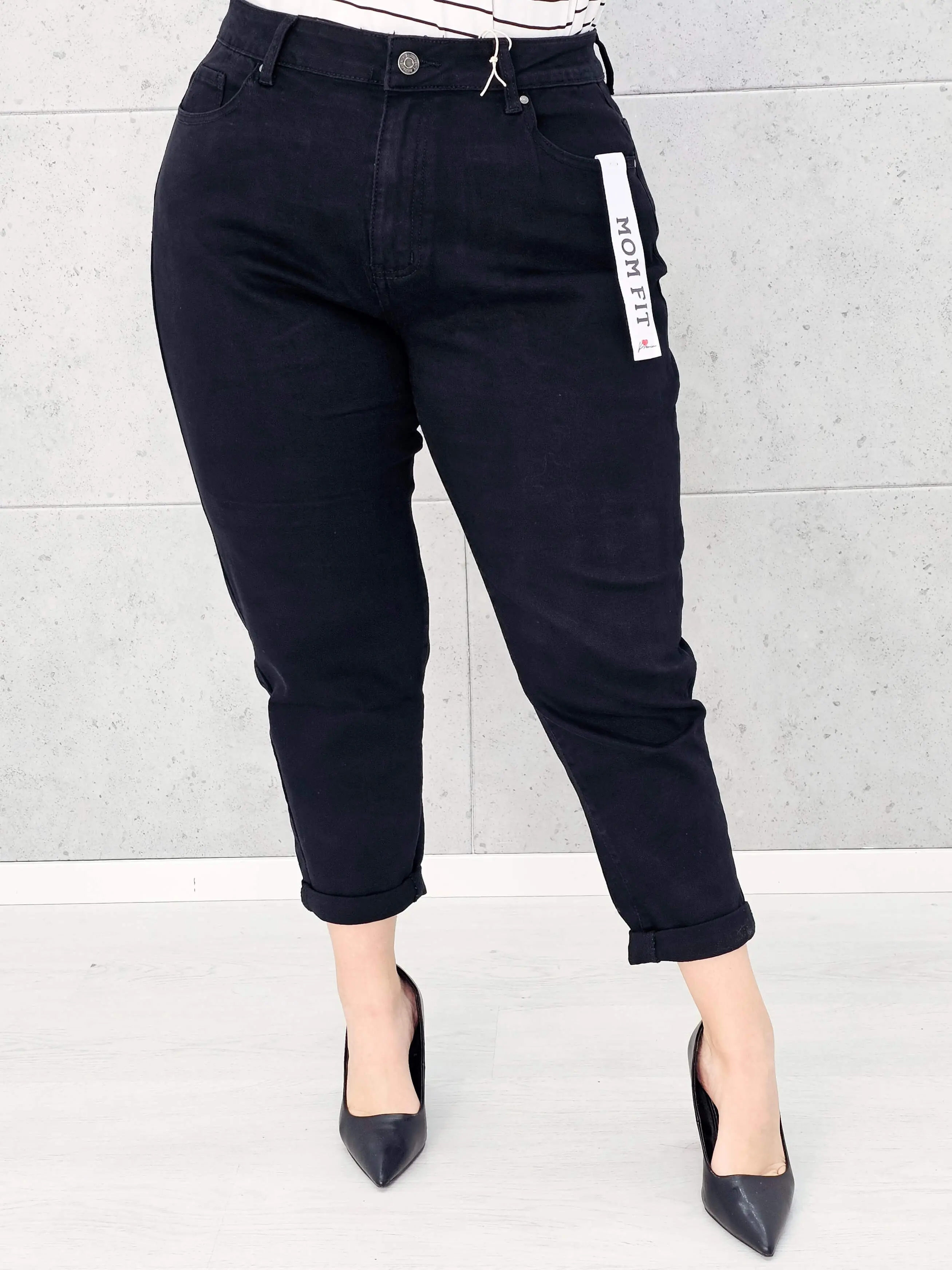 Spodnie jeansowe StylowaXL Straight Fit Black – klasyczne czarne spodnie plus size