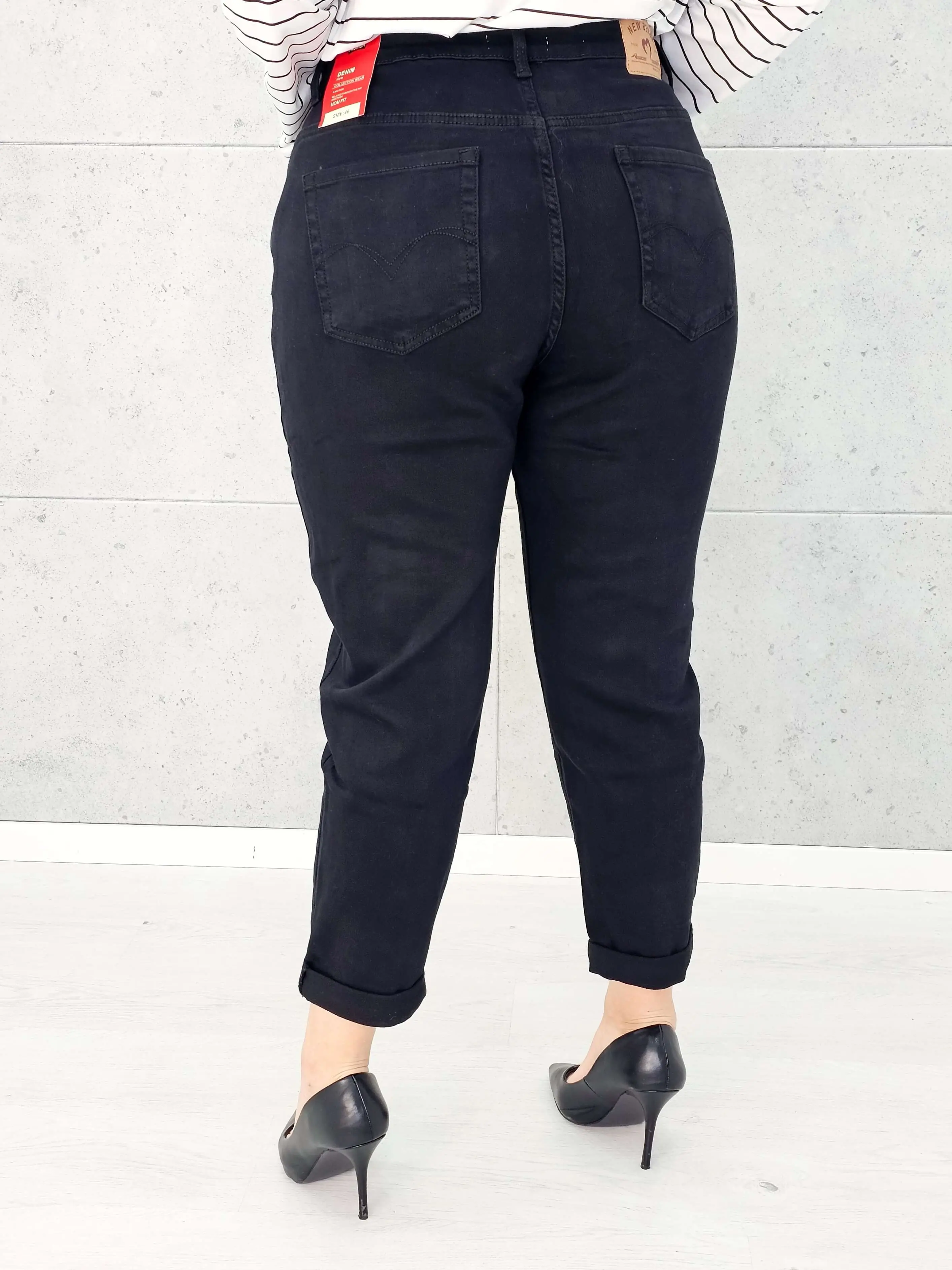 Spodnie jeansowe StylowaXL Straight Fit Black – klasyczne czarne spodnie plus size - Image 4