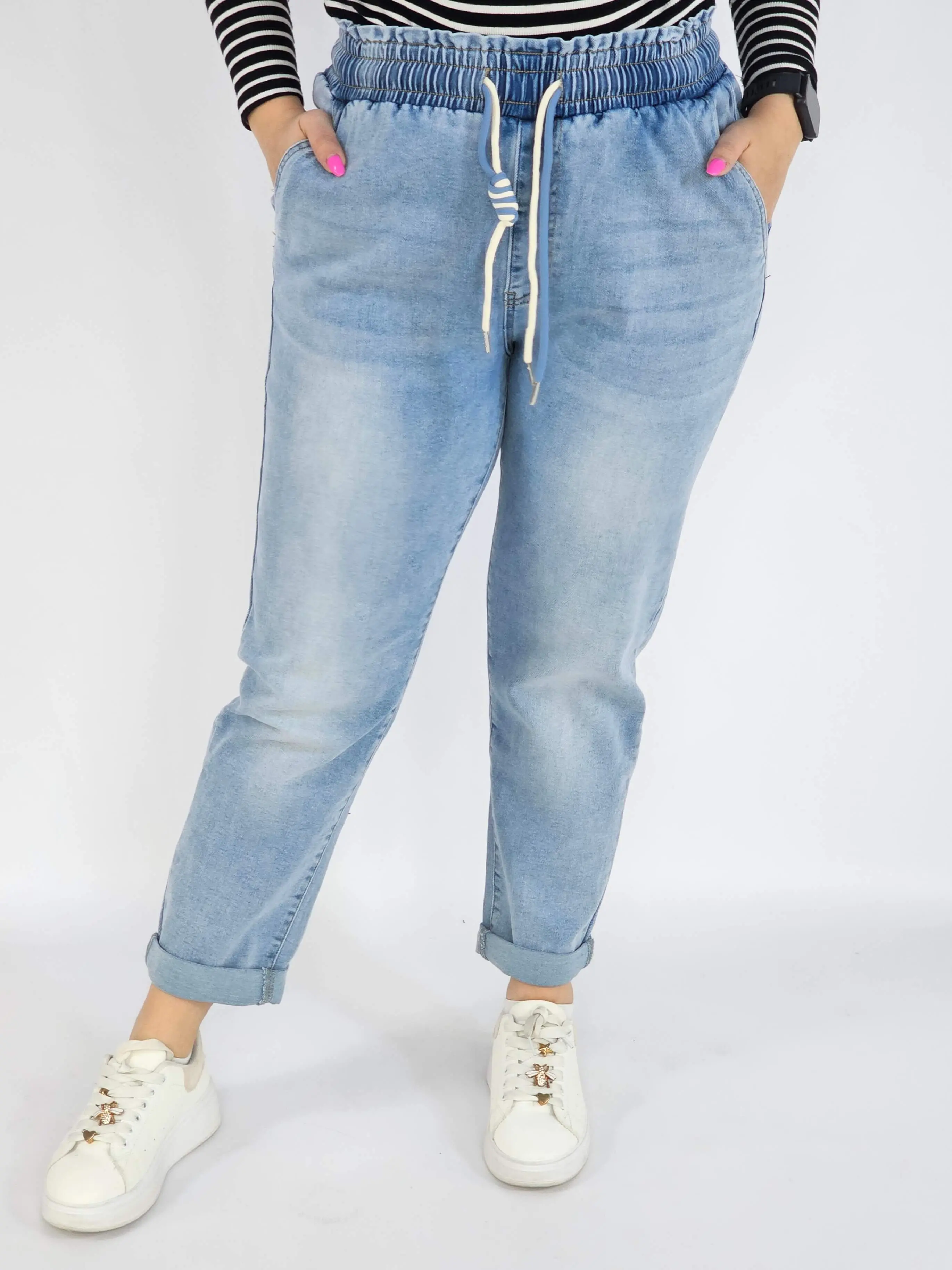 Spodnie Plus Size Jasne Jeansy z Gumką w Pasie – Wygodne i Modne XXL - Image 2
