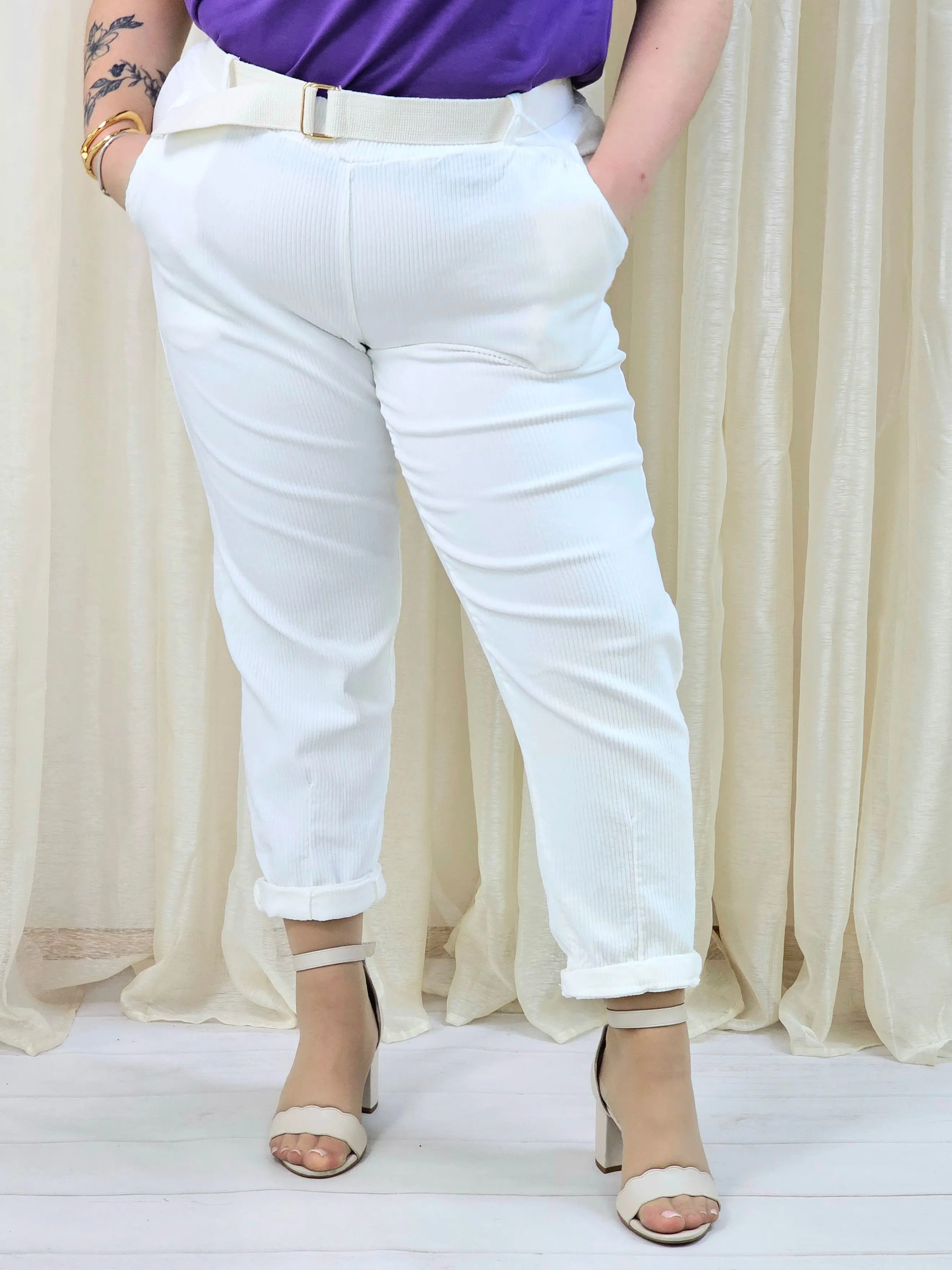 Spodnie plus size Livans sztruksowe – stylowe spodnie damskie XXL - Image 2