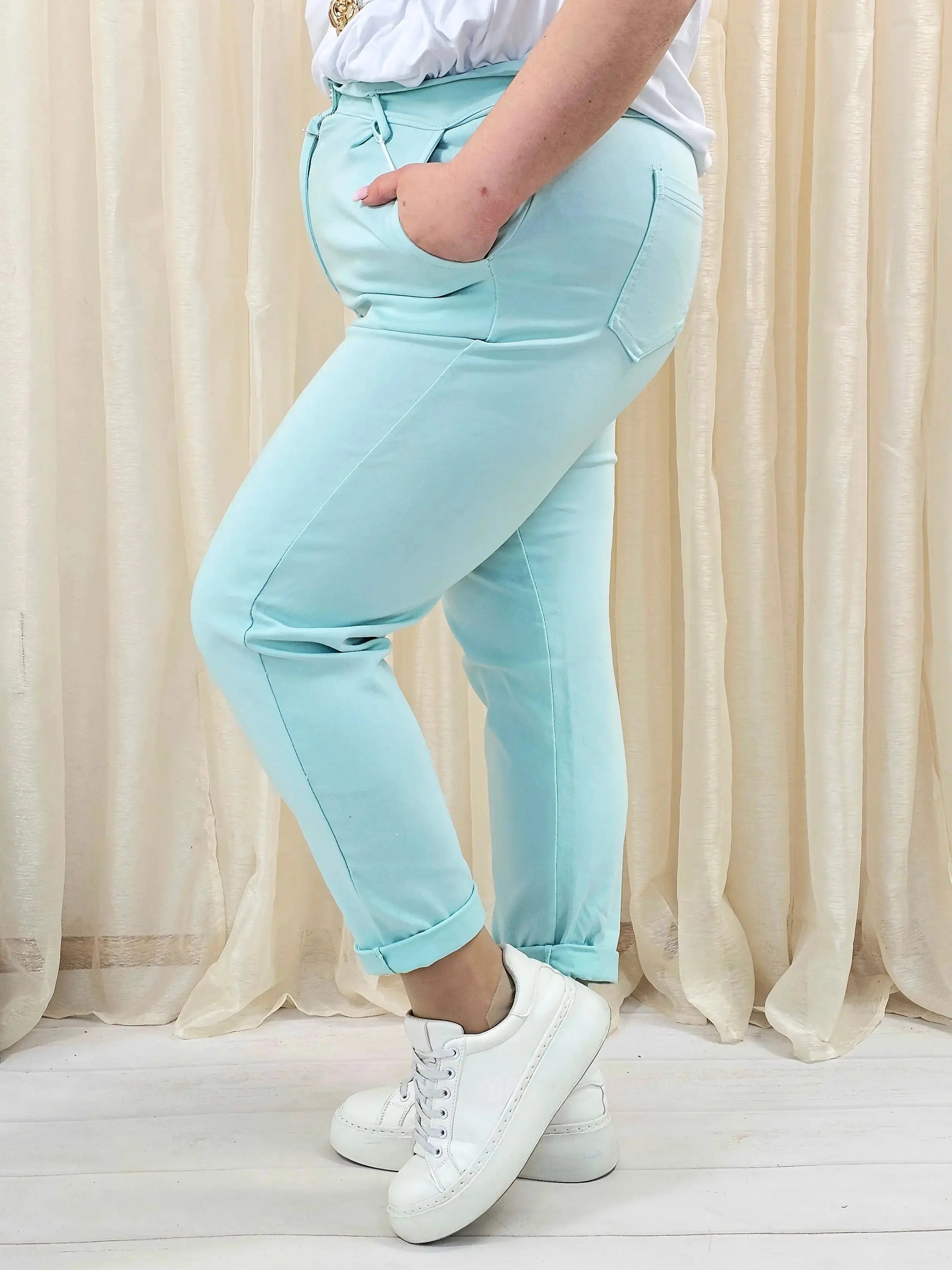 Spodnie plus size Livans – wygodne spodnie damskie XXL na co dzień i do stylizacji - Image 7