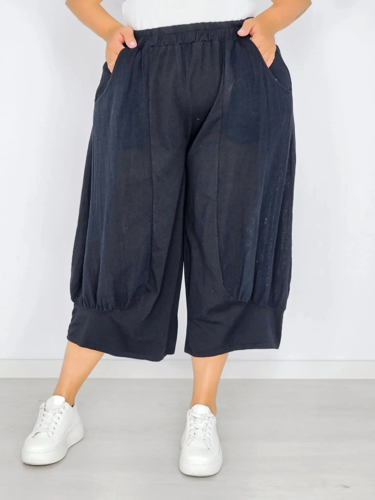 Spodnie plus size StylowaXL – lekkie kuloty dla kobiet ceniących styl i wygodę - Image 10