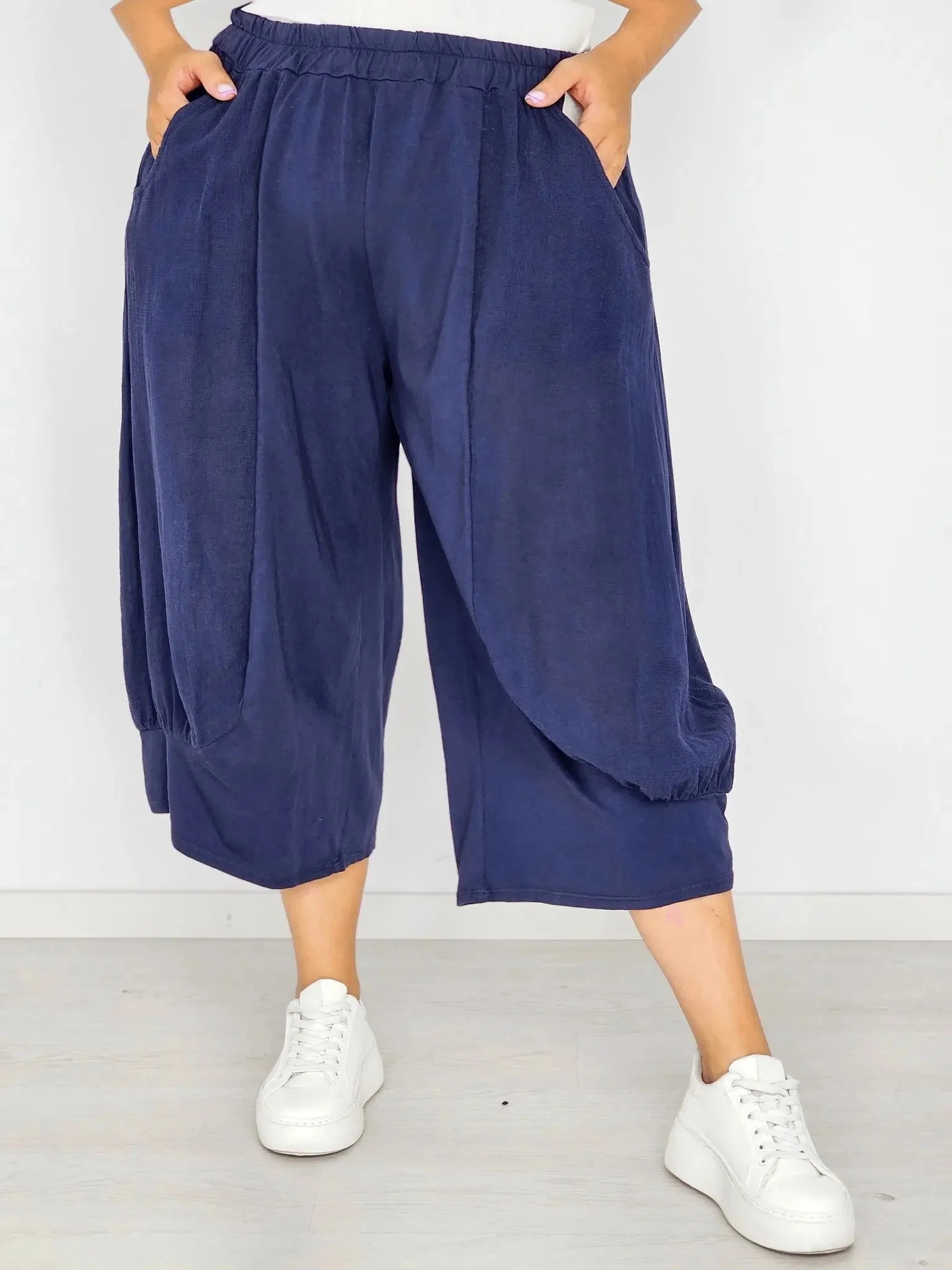 Spodnie plus size StylowaXL – lekkie kuloty dla kobiet ceniących styl i wygodę - Image 2