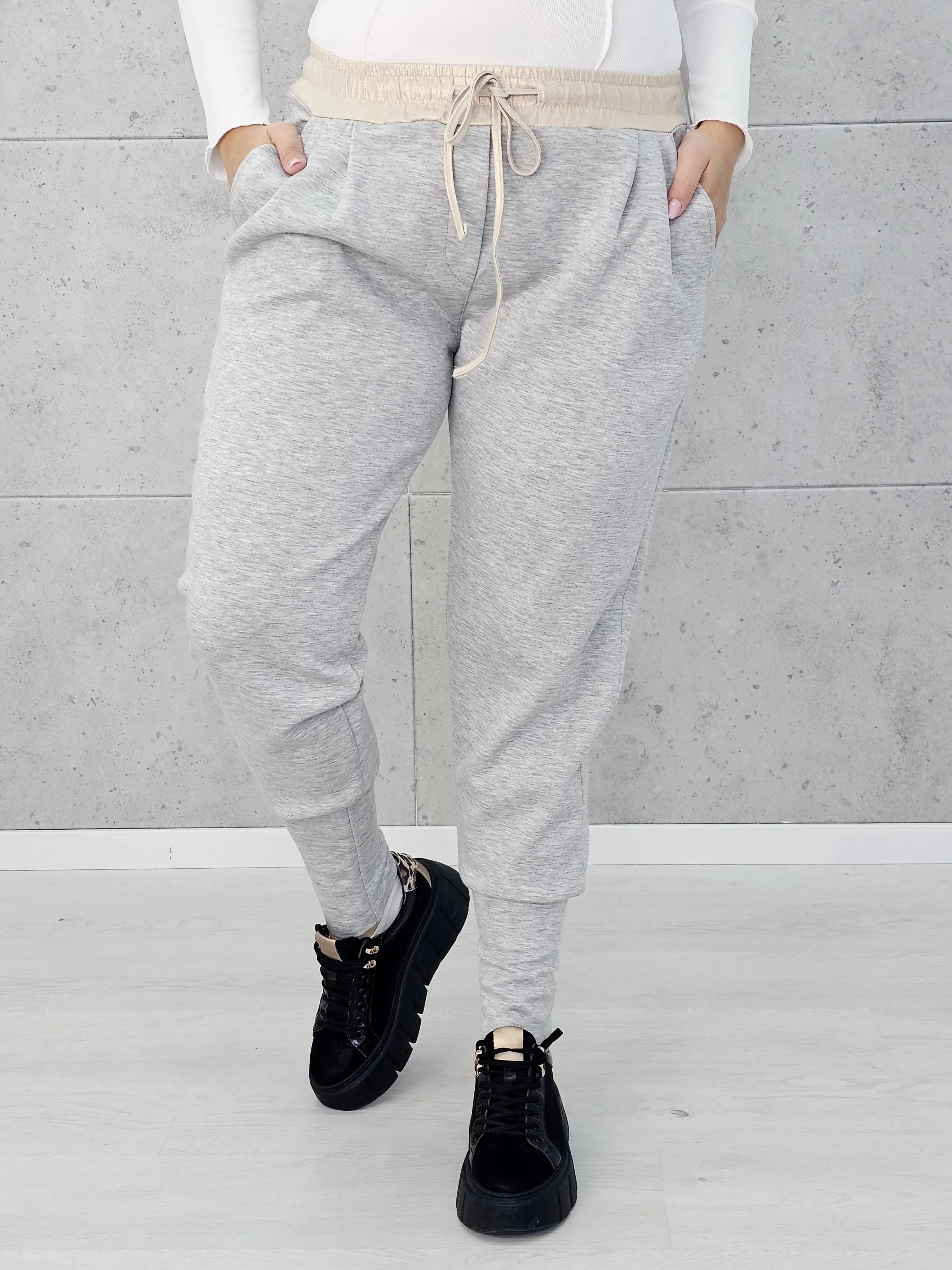 Spodnie plus size z elastycznym pasem – wygodne spodnie damskie XXL - Image 16