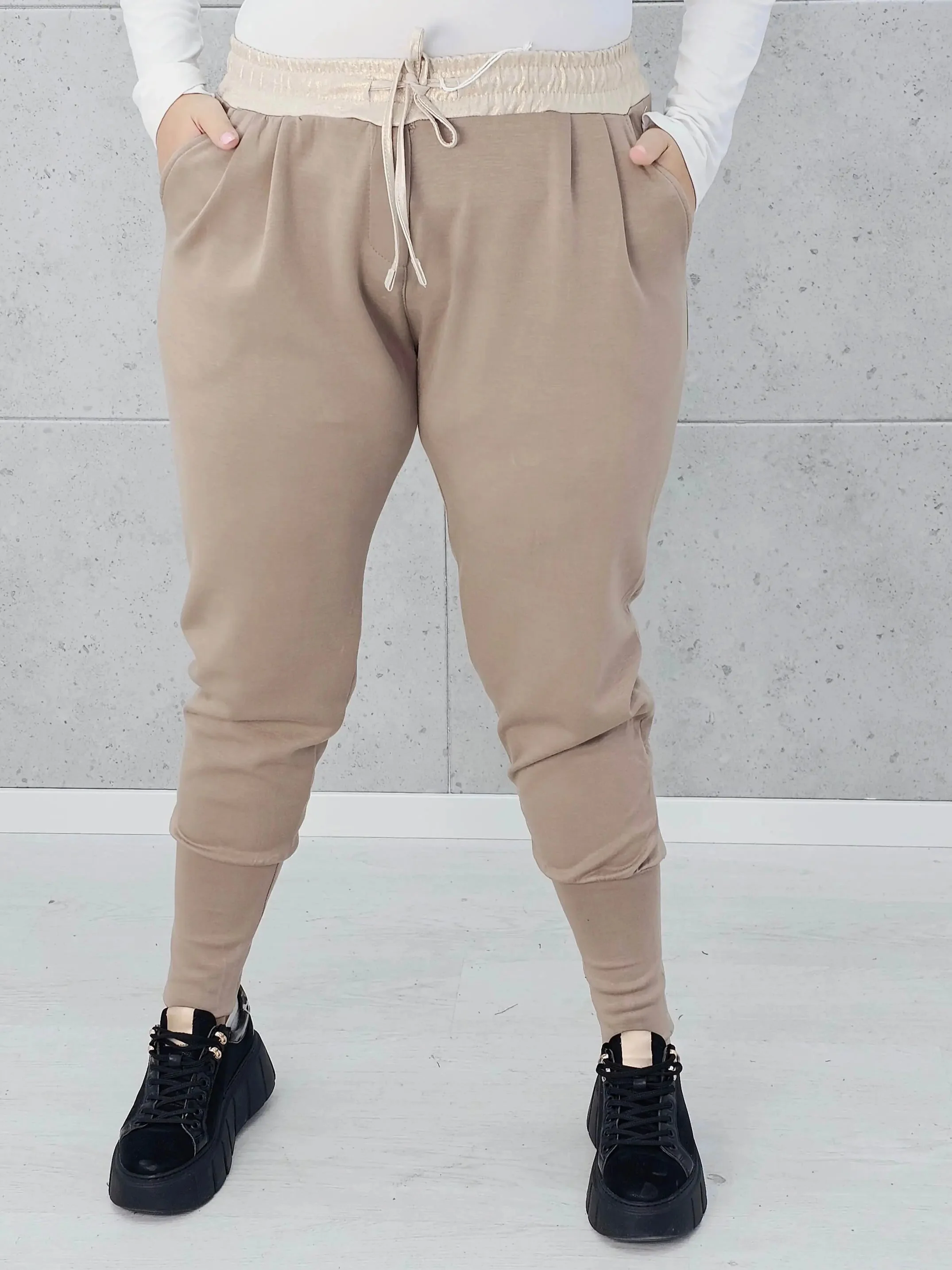 Spodnie plus size z elastycznym pasem – wygodne spodnie damskie XXL - Image 23