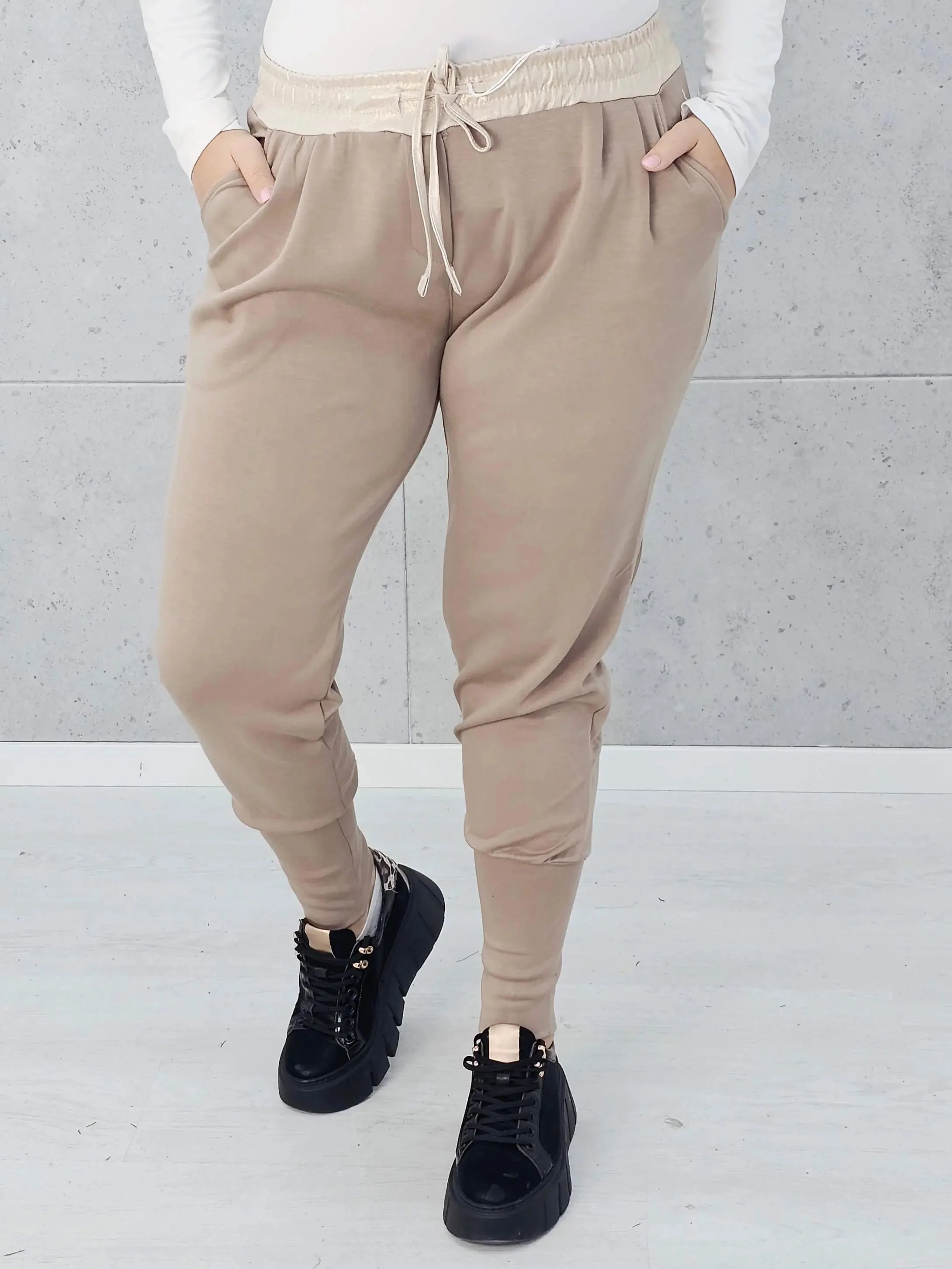 Spodnie plus size z elastycznym pasem – wygodne spodnie damskie XXL - Image 24
