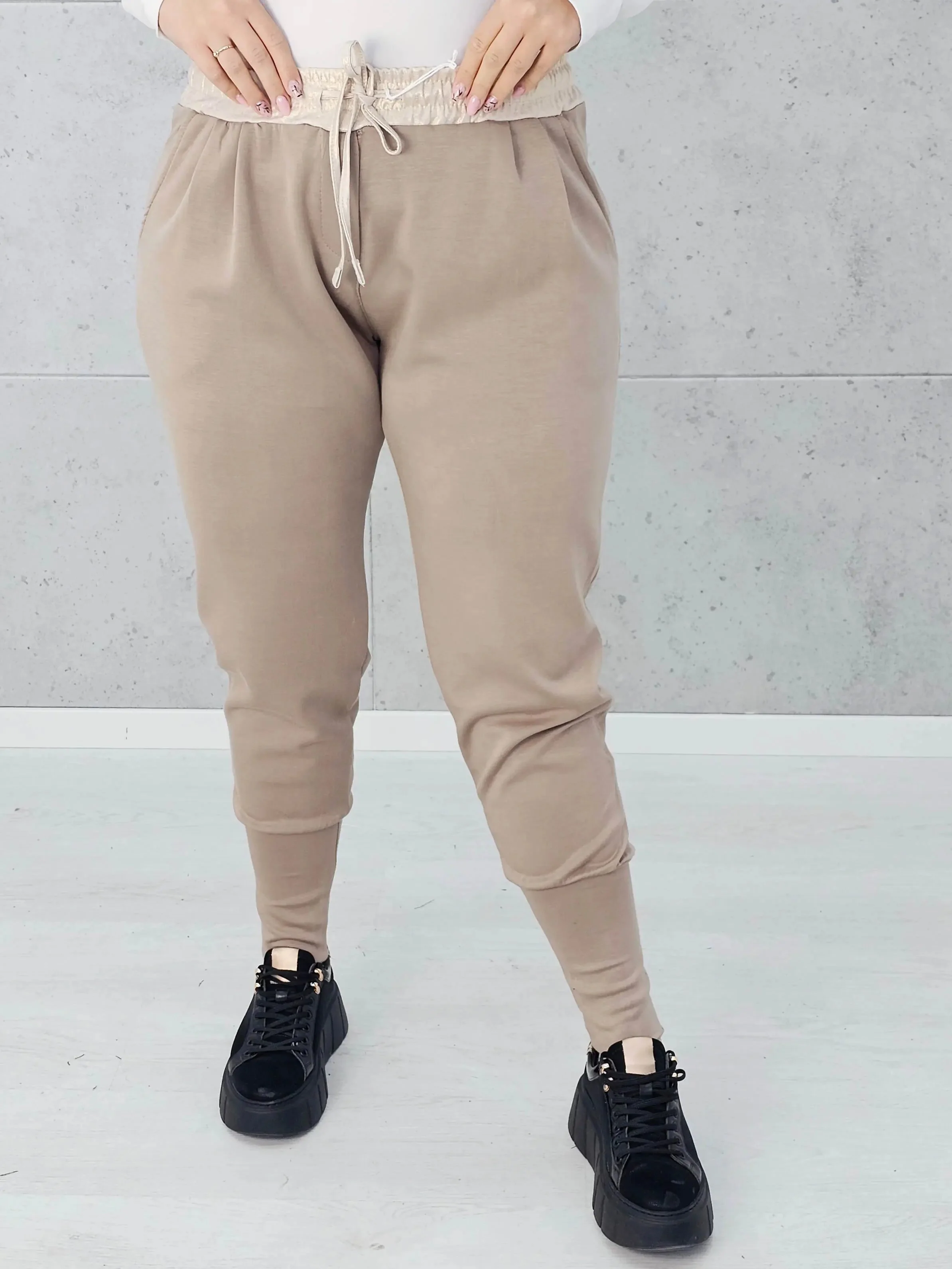 Spodnie plus size z elastycznym pasem – wygodne spodnie damskie XXL - Image 25