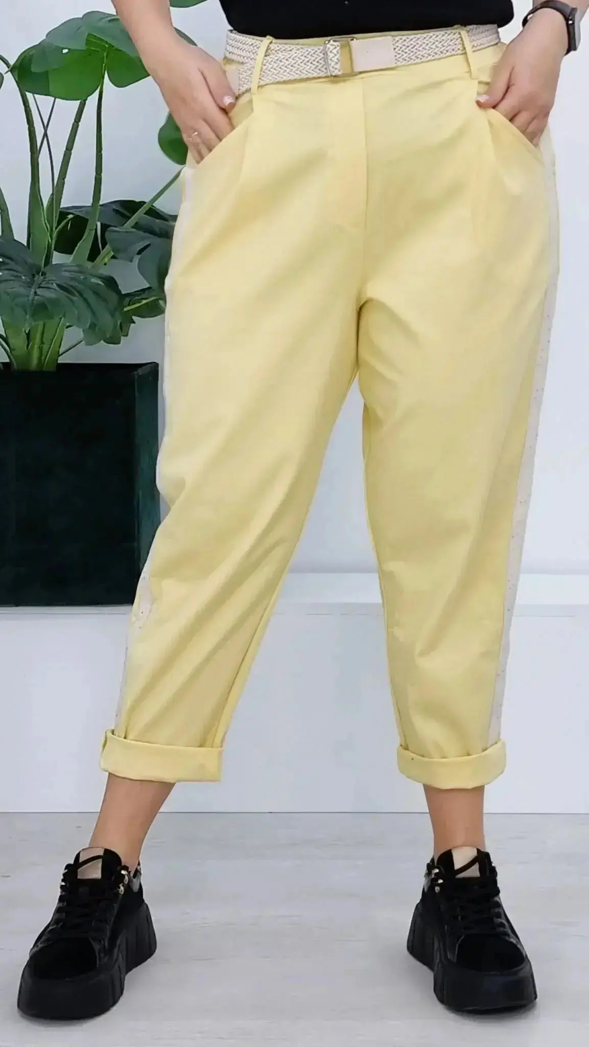 Spodnie plus size z lampasem – eleganckie spodnie damskie XXL - Image 2