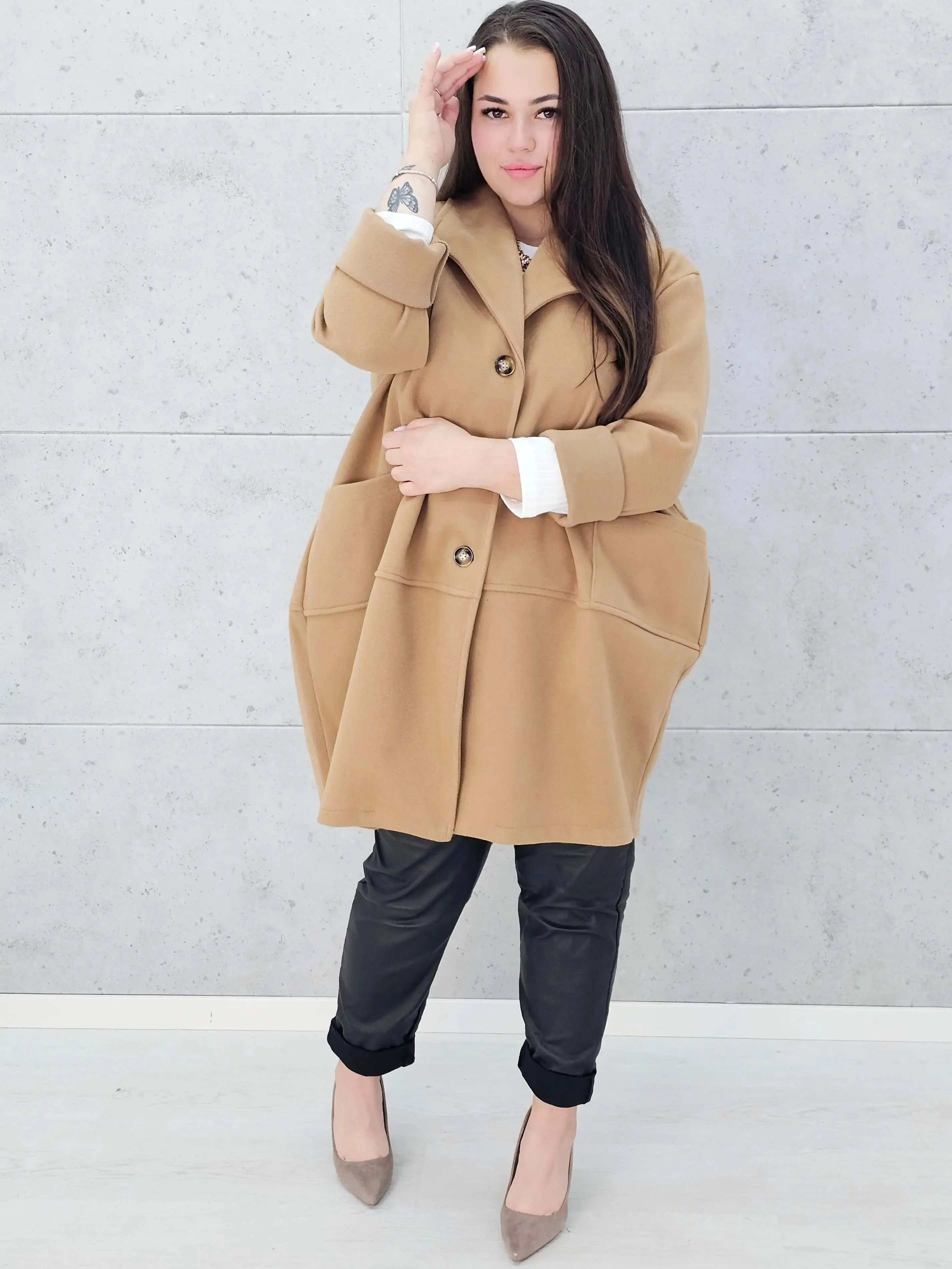 Stylowy płaszcz plus size – elegancki, ciepły i wygodny model XXL na chłodniejsze dni - Image 3