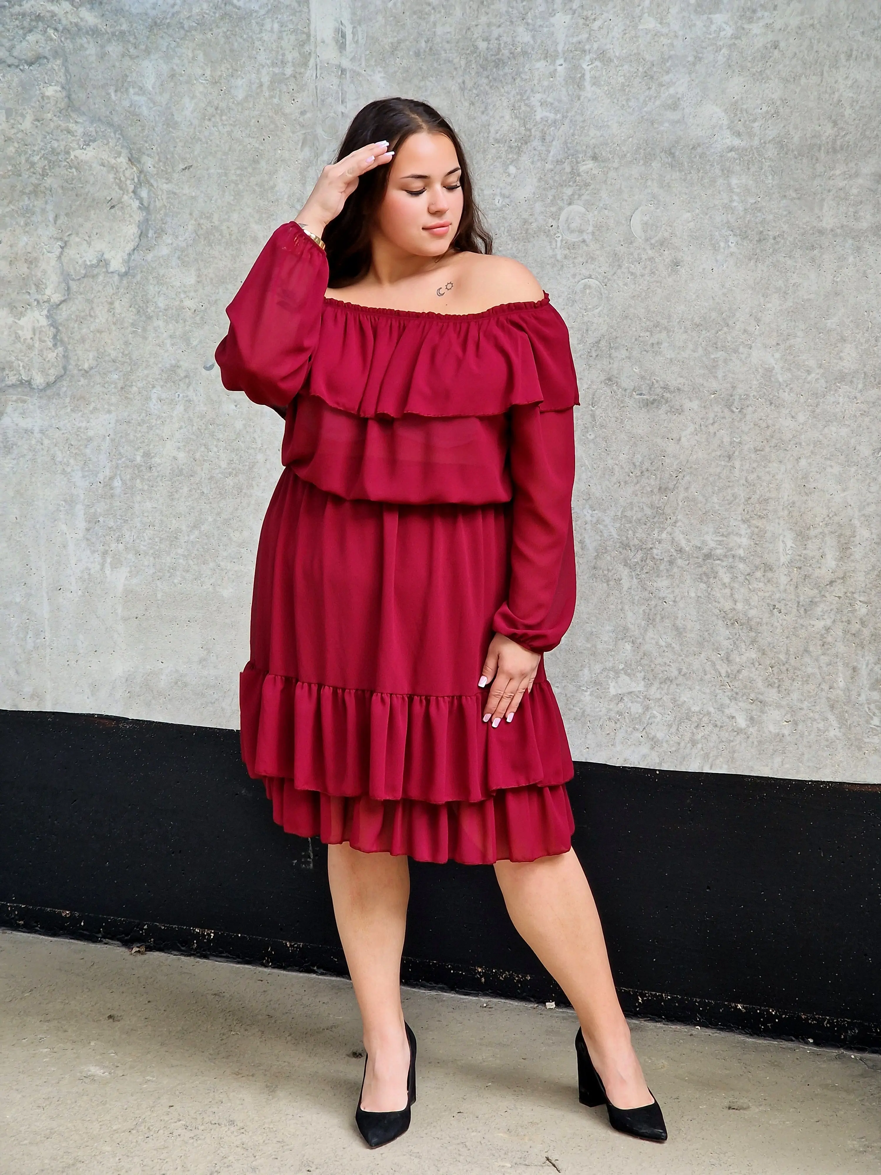 Sukienka hiszpanka plus size – zmysłowa, kobieca i modna propozycja na każdą okazję