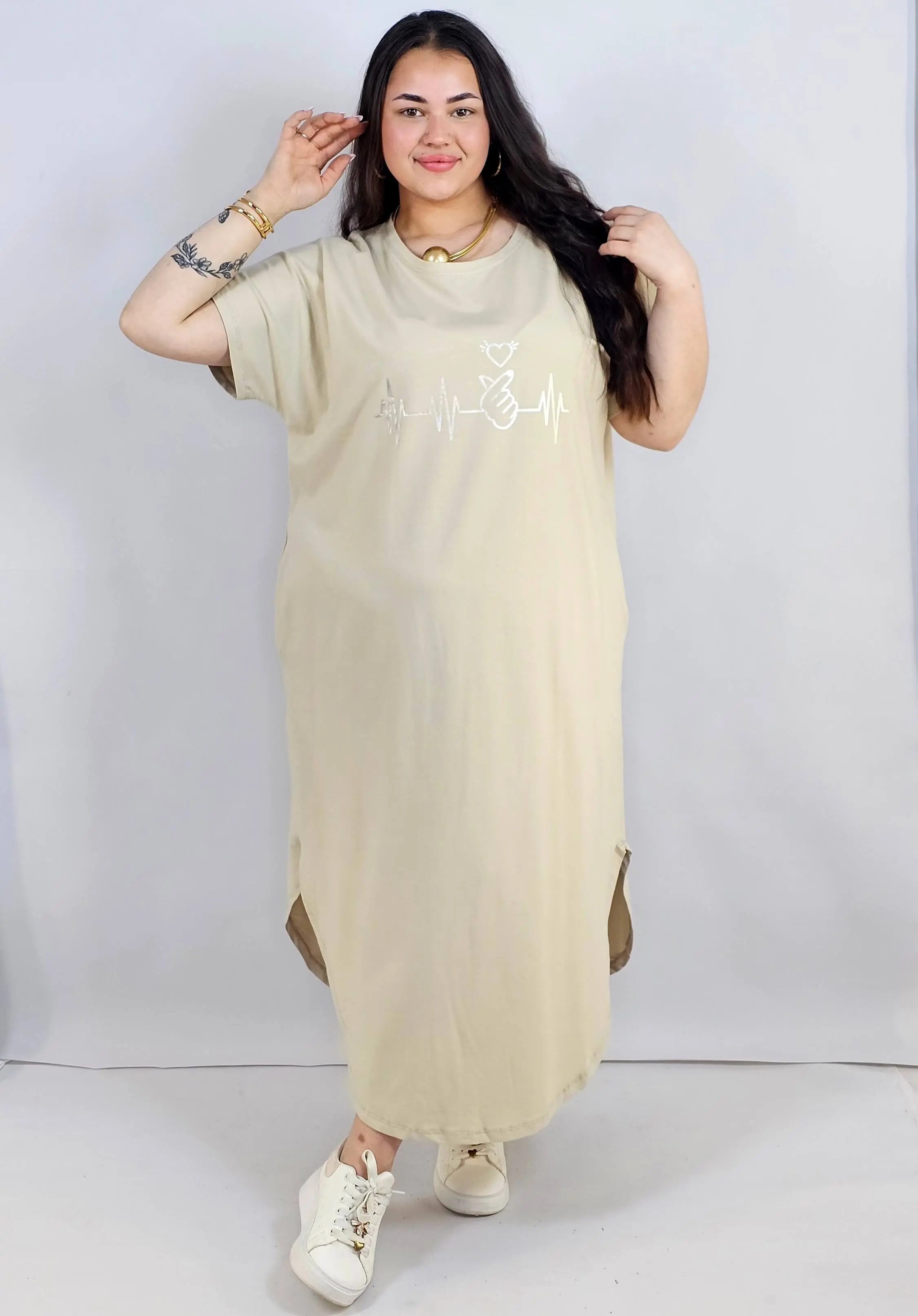 Sukienka oversize dresowa midi z nadrukiem – moda plus size - Image 2