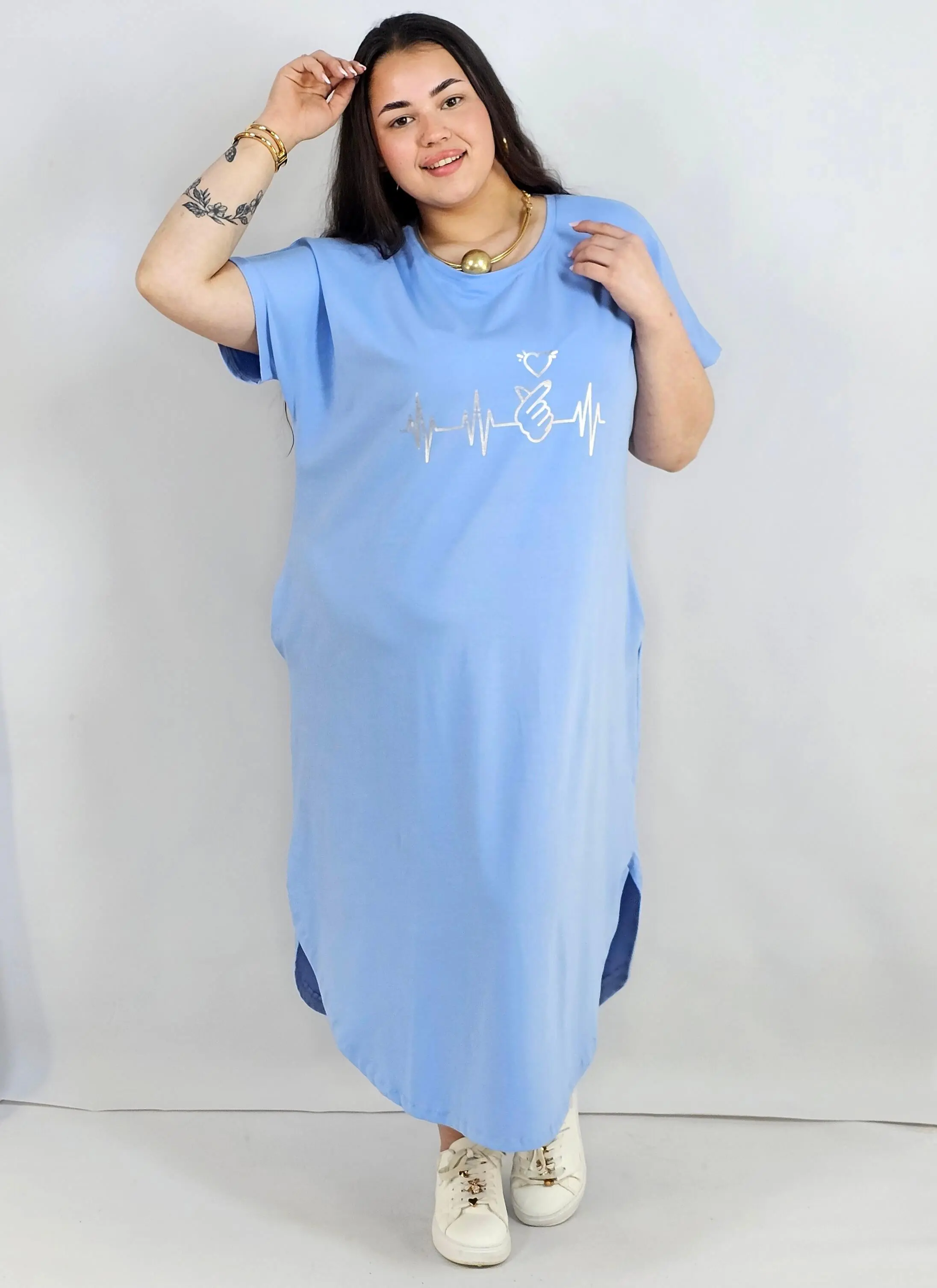 Sukienka oversize dresowa midi z nadrukiem – moda plus size - Image 8