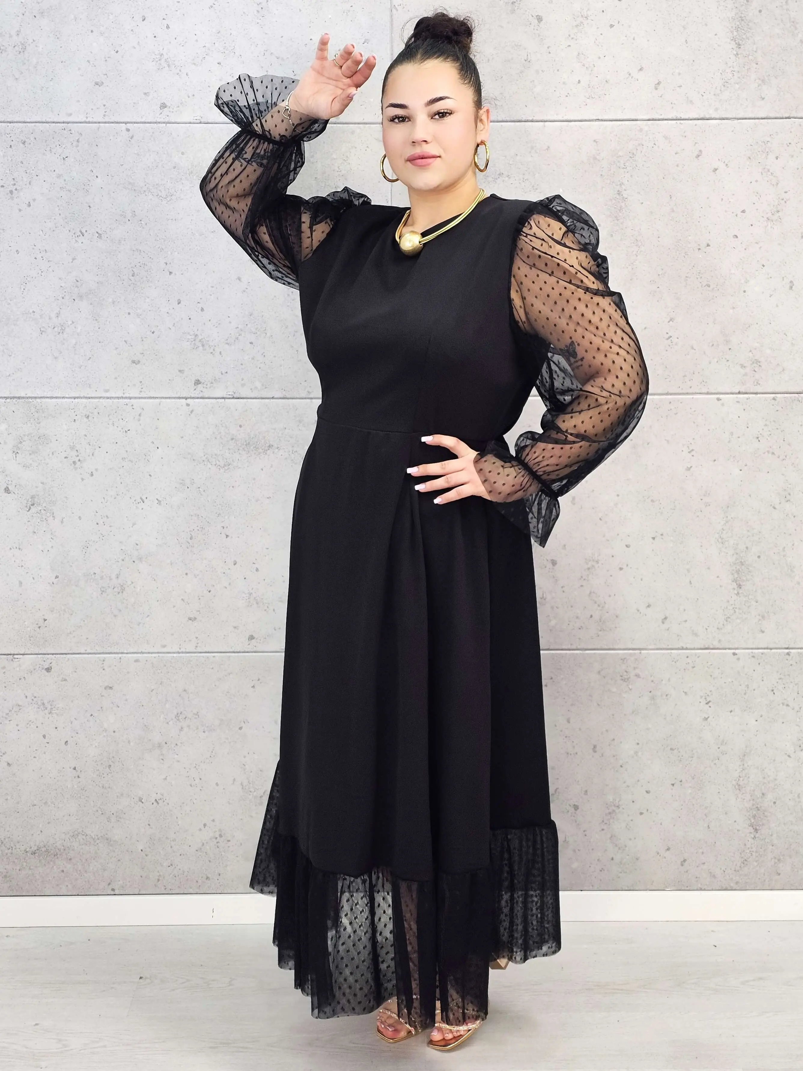 Sukienka plus size czarna maxi z transparentnymi rękawami – elegancja i lekkość - Image 5