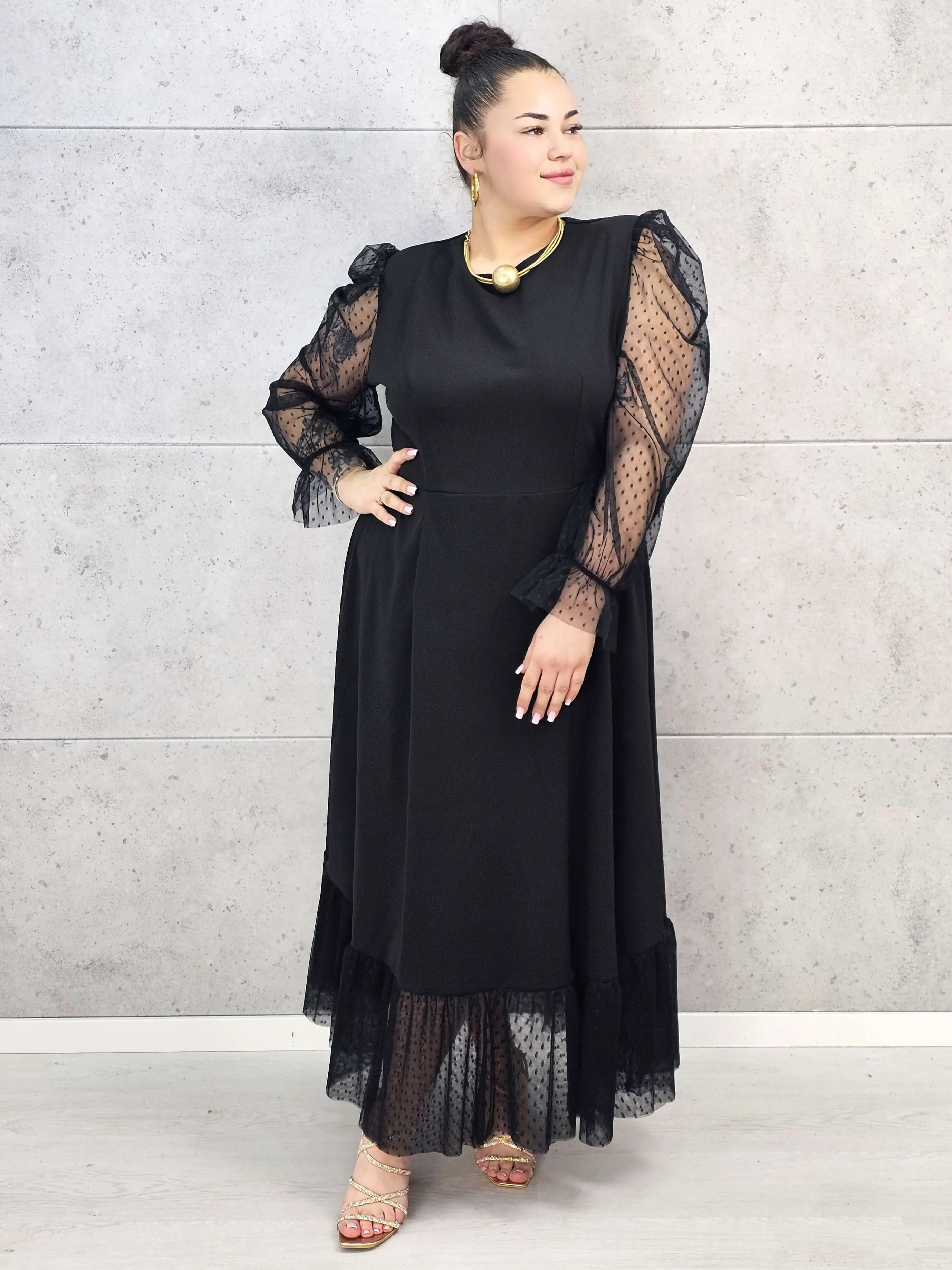 Sukienka plus size czarna maxi z transparentnymi rękawami – elegancja i lekkość - Image 7