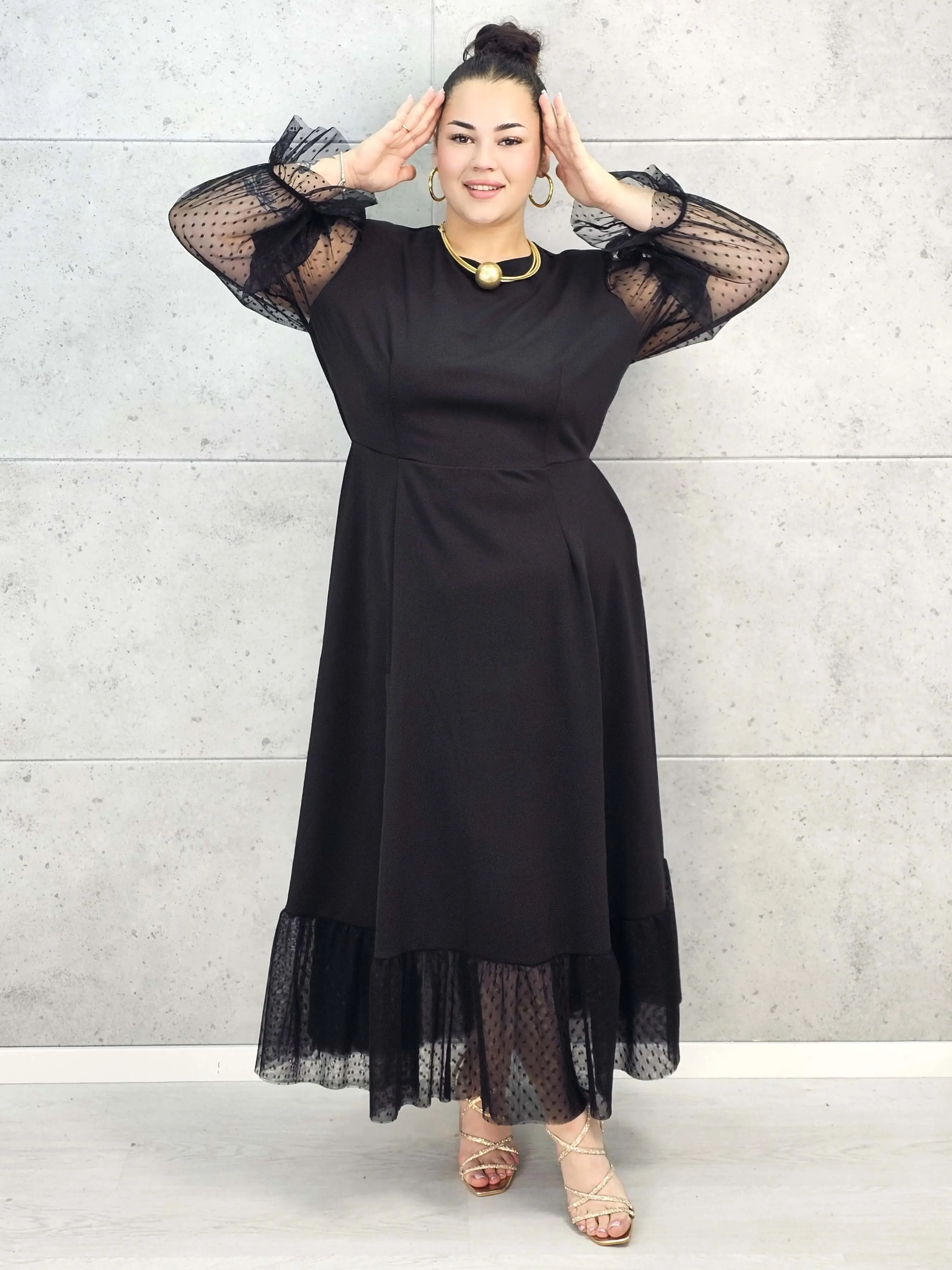 Sukienka plus size czarna maxi z transparentnymi rękawami – elegancja i lekkość - Image 9