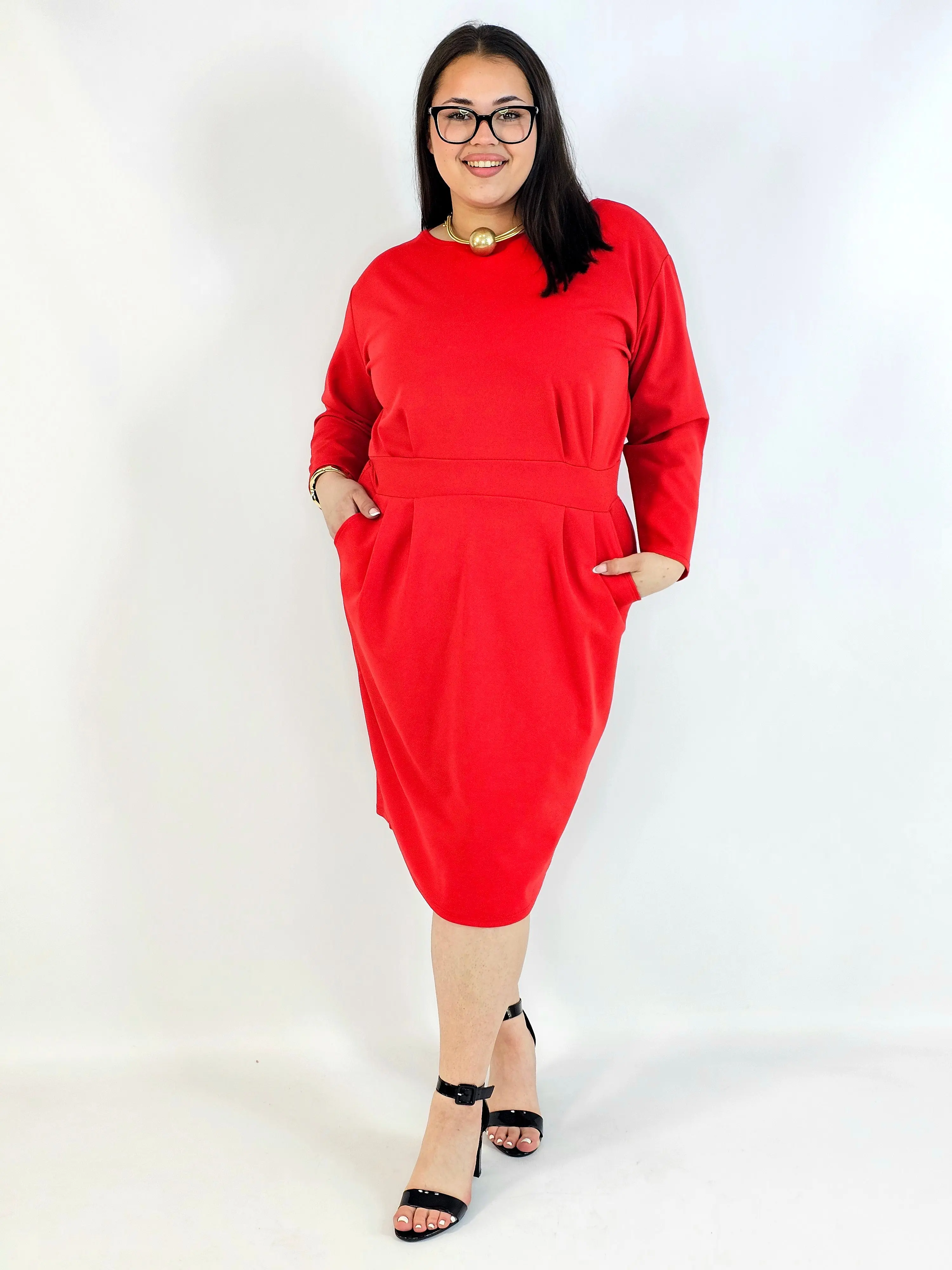 Sukienka plus size czerwona elegancka z długim rękawem
