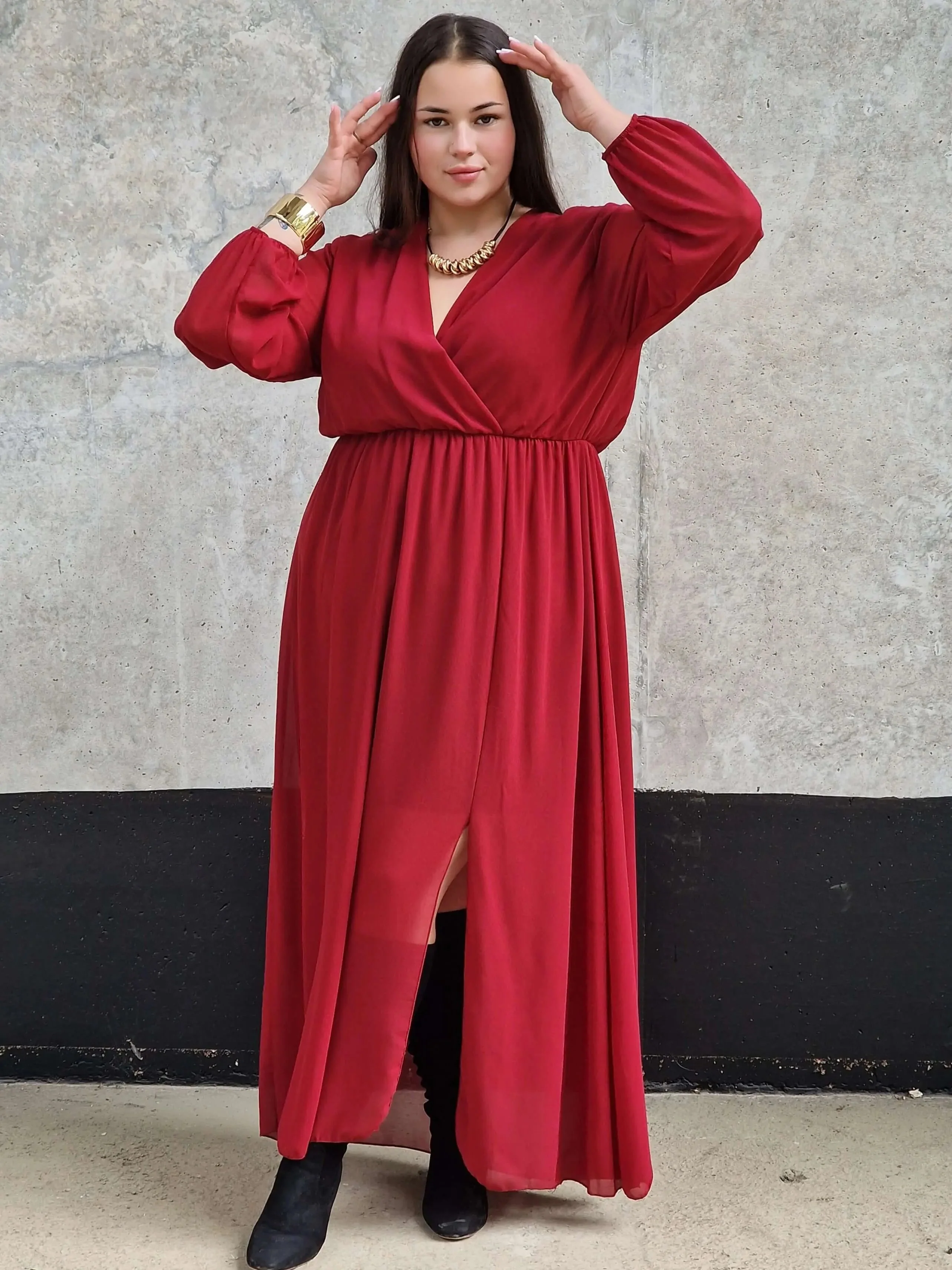 Sukienka Plus Size Elegancka Z Kopertowym Dekoltem I Rozcięciem
