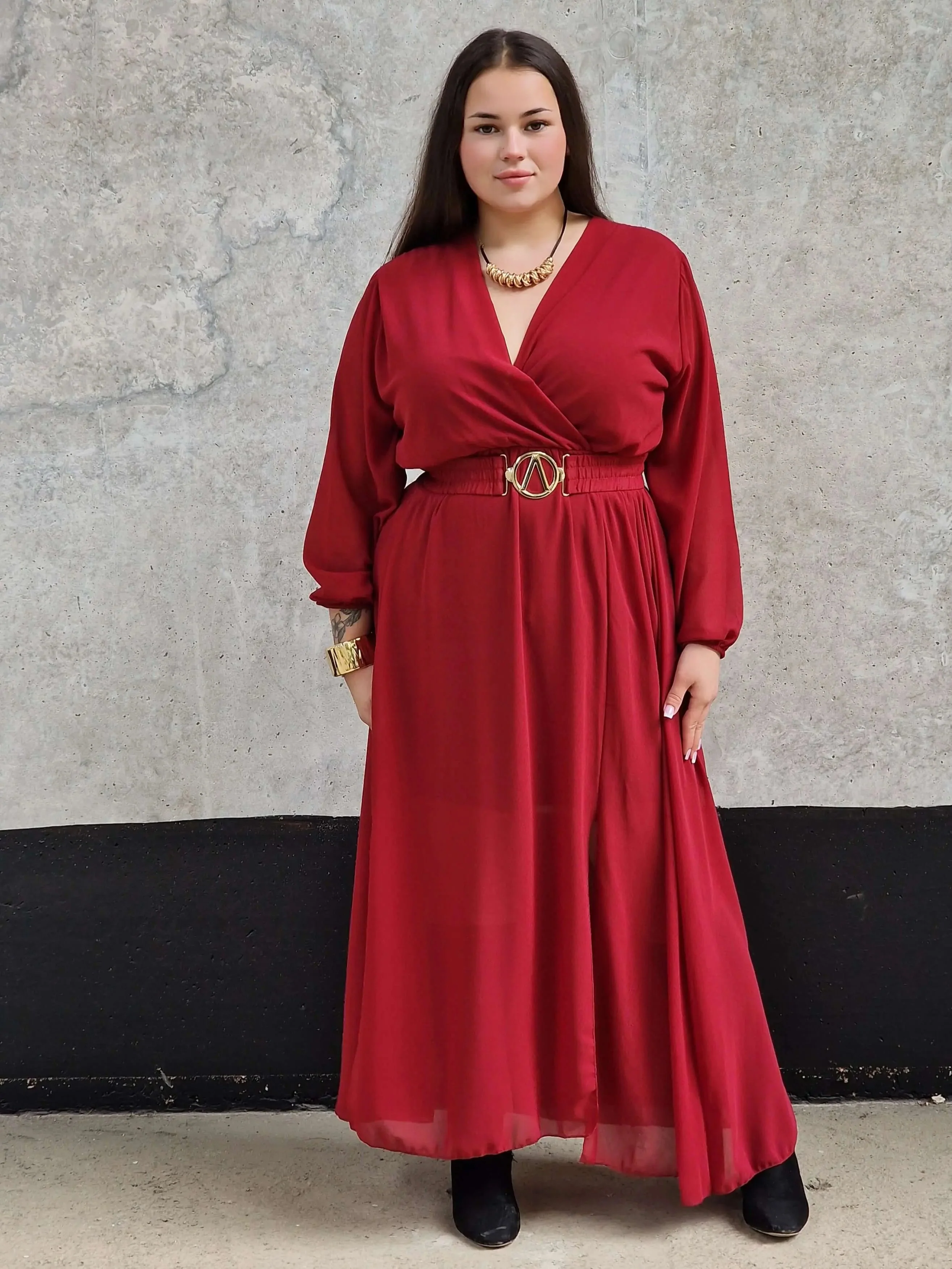 Sukienka Plus Size Elegancka Z Kopertowym Dekoltem I Rozcięciem - Image 3