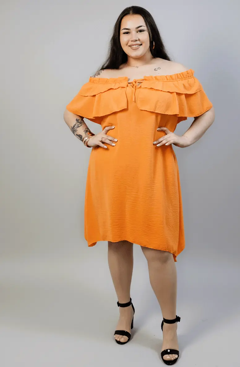 Sukienka plus size hiszpanka pomarańczowa – sukienka XXL z falbaną na ramionach