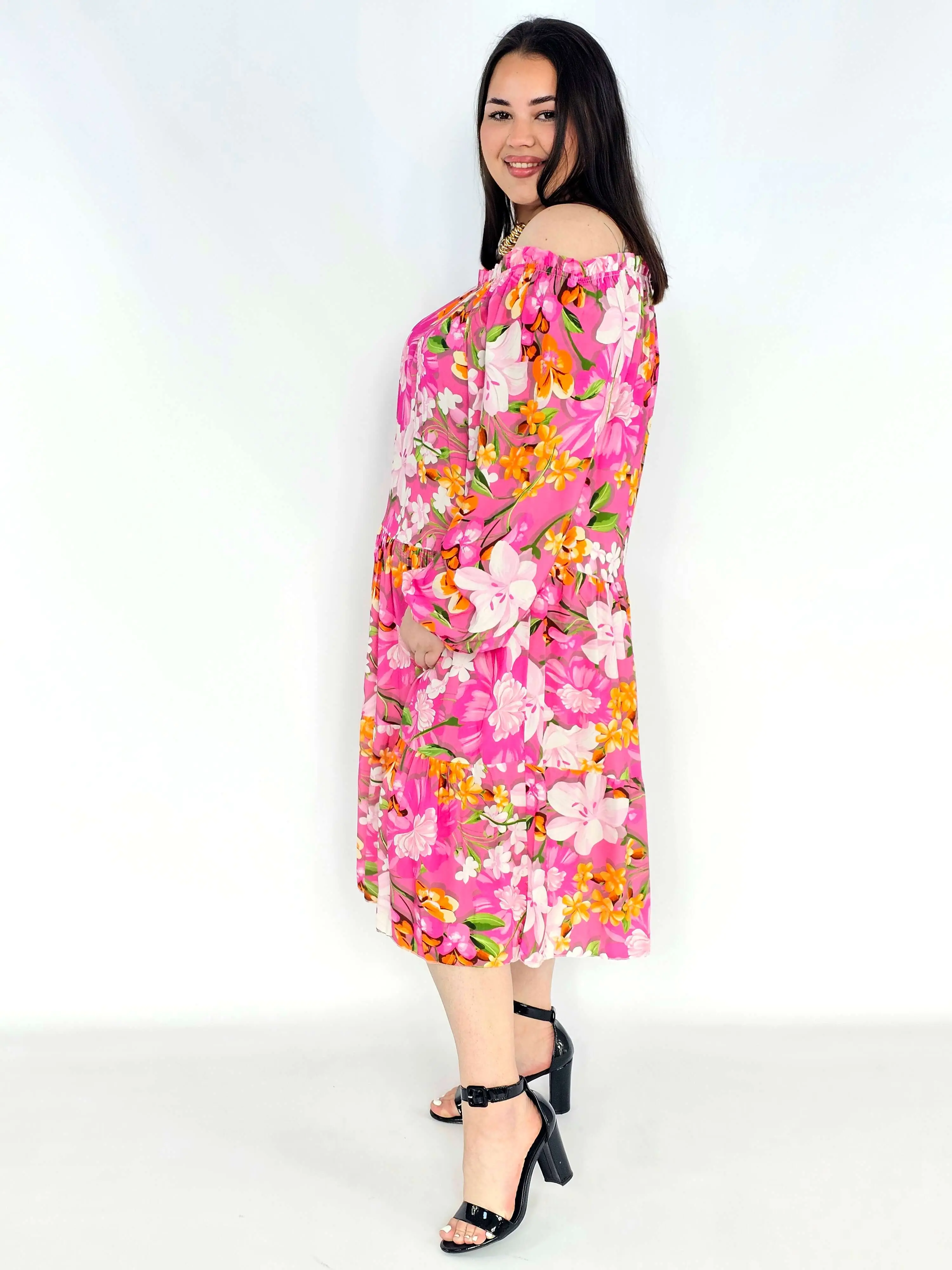 Sukienka plus size hiszpanka w kwiaty różowa z falbaną - Image 2