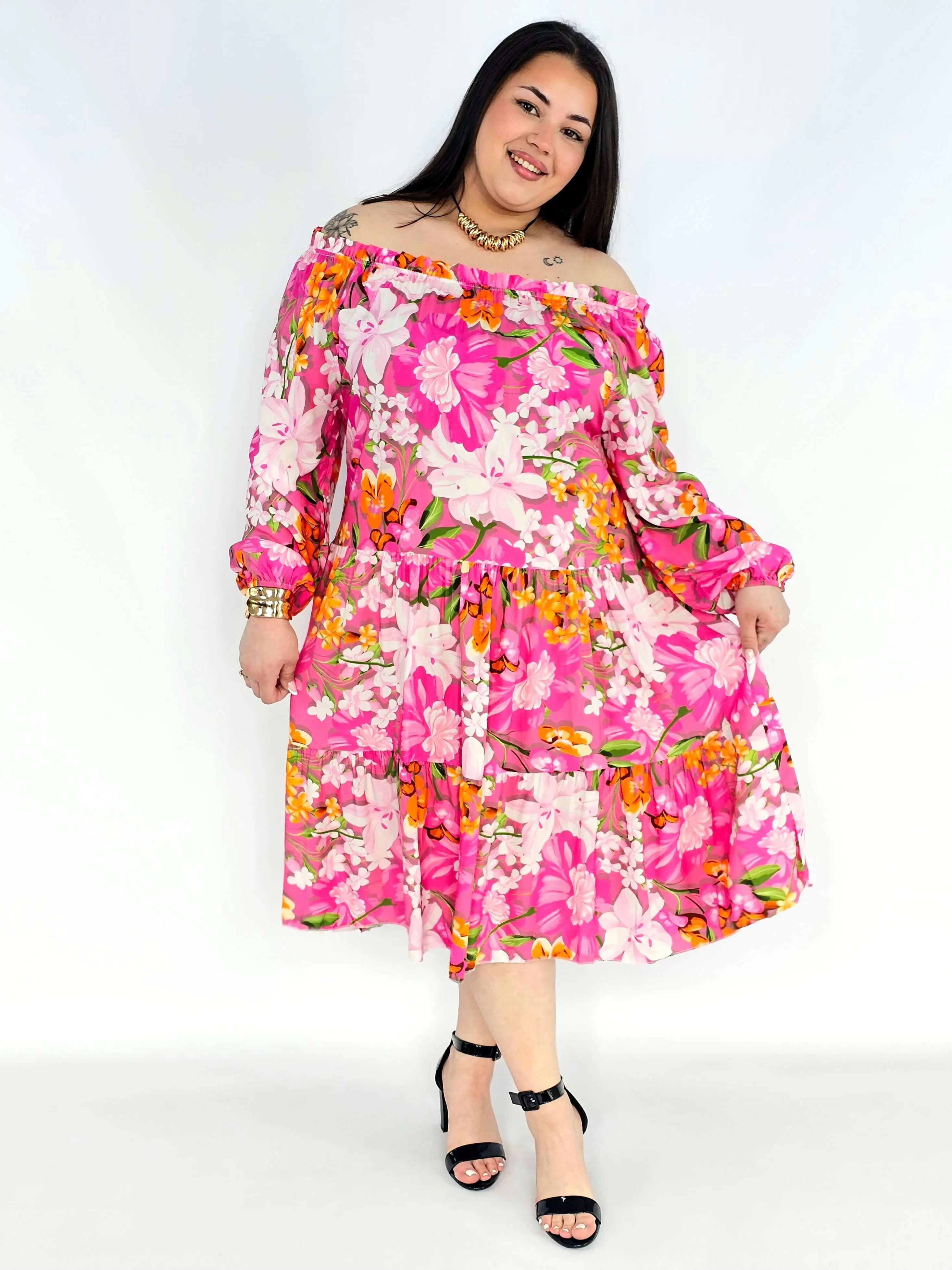 Sukienka plus size hiszpanka w kwiaty różowa z falbaną - Image 3
