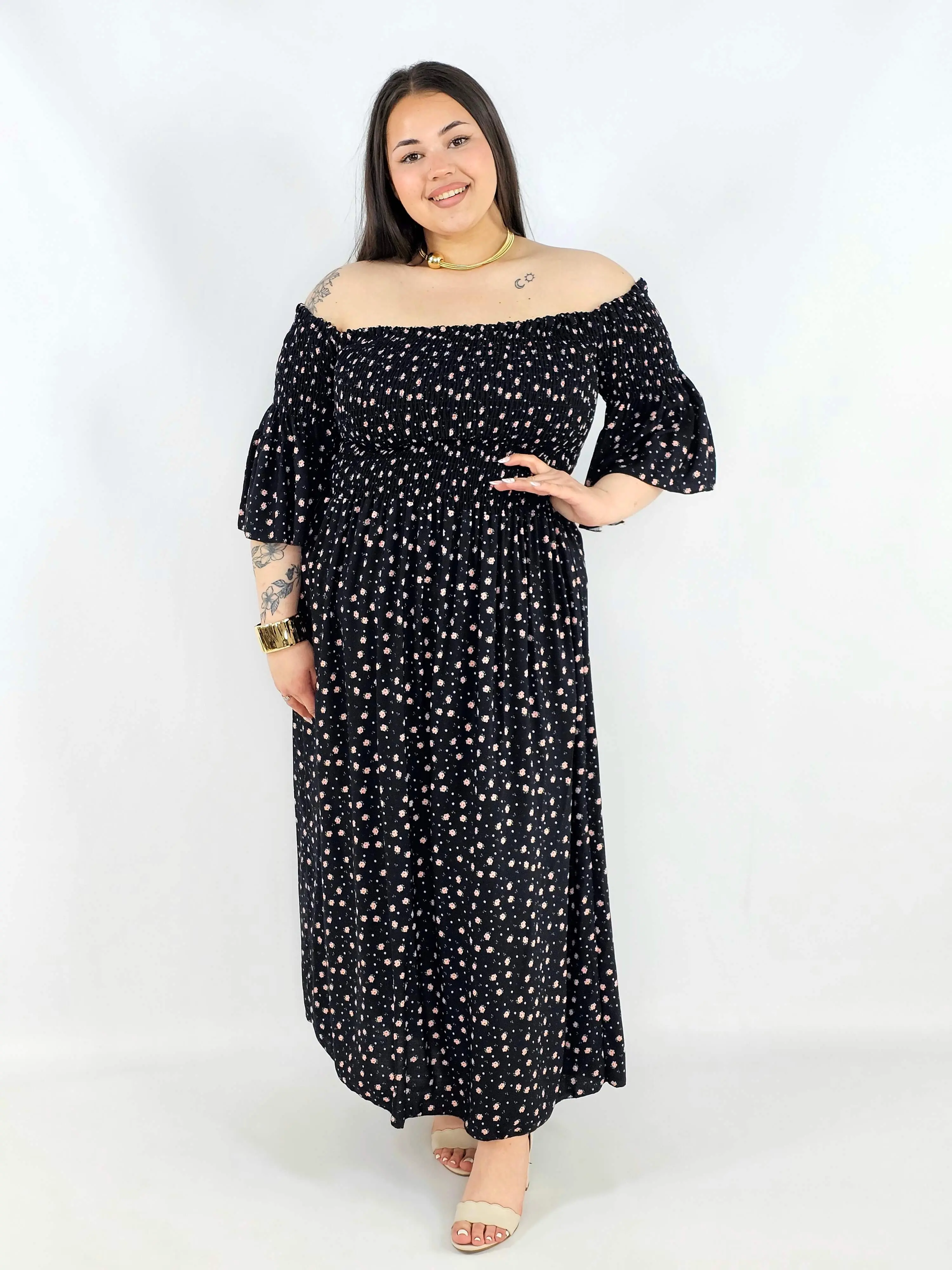 Sukienka plus size hiszpanka czarna w drobne kwiaty XXL – elegancja na komunię i wesele