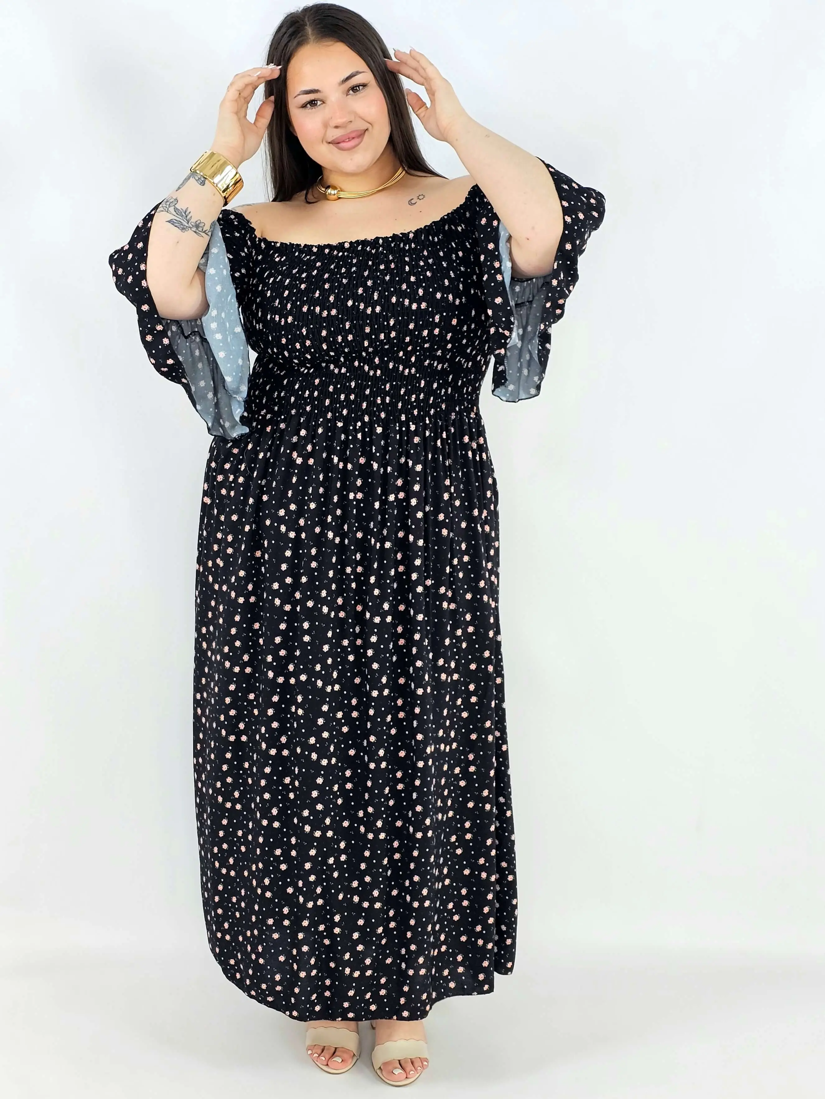 Sukienka plus size hiszpanka czarna w drobne kwiaty XXL – elegancja na komunię i wesele - Image 4