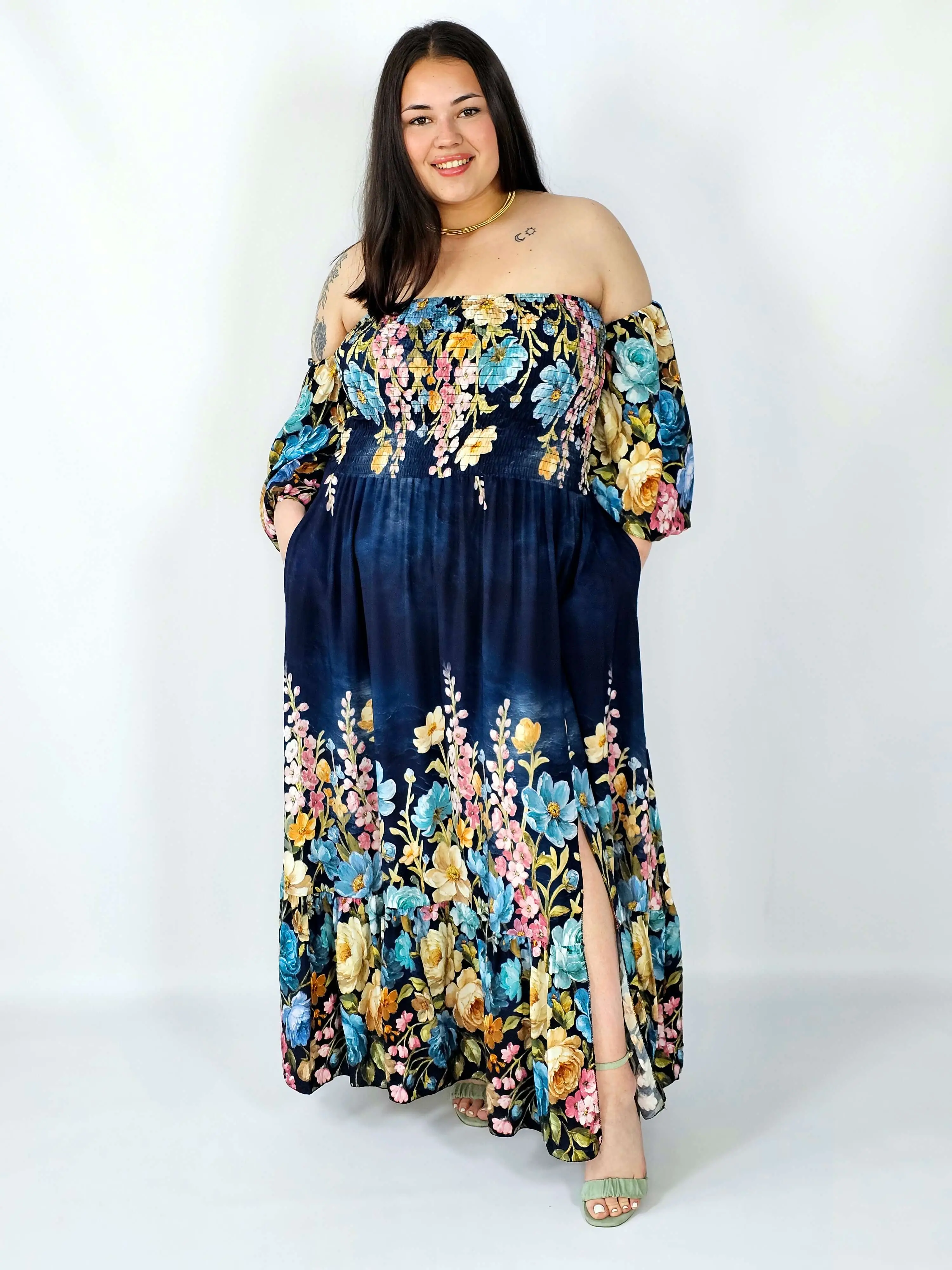 Sukienka plus size hiszpanka z marszczeniem i odkrytymi ramionami