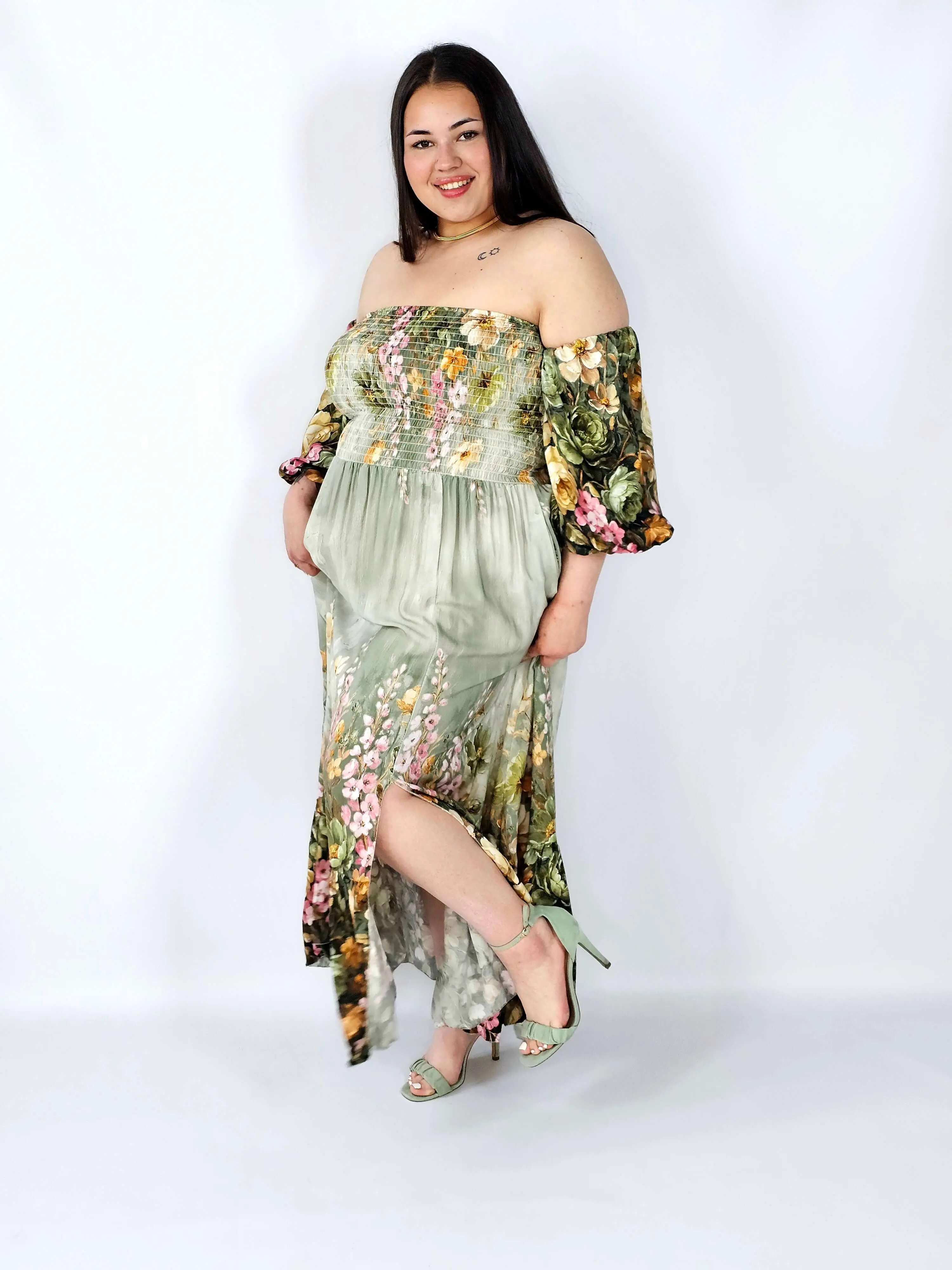 Sukienka plus size hiszpanka z marszczeniem i odkrytymi ramionami - Image 11