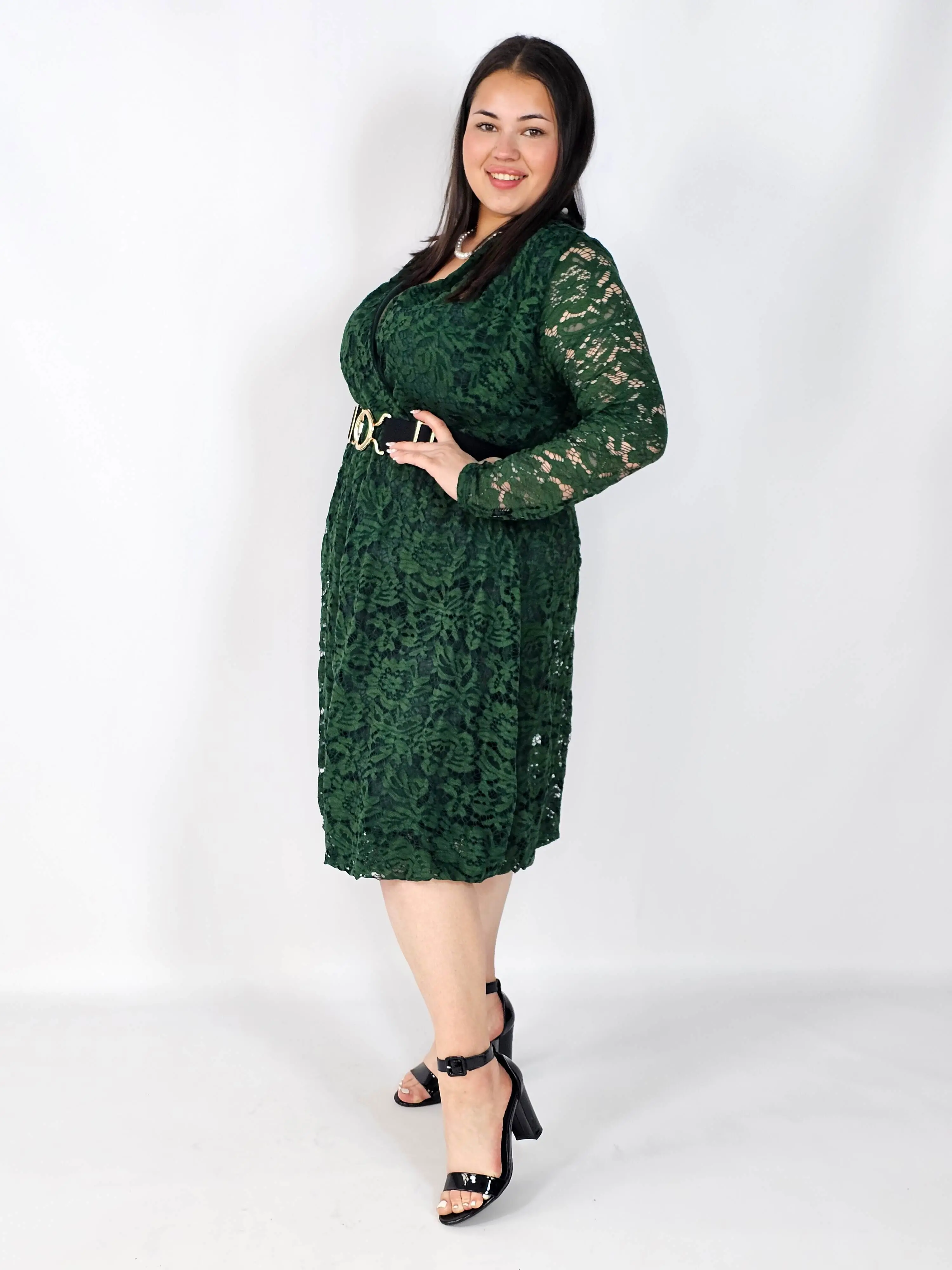 Sukienka plus size – kobiecy styl, elegancja i wygoda w jednym - Image 12