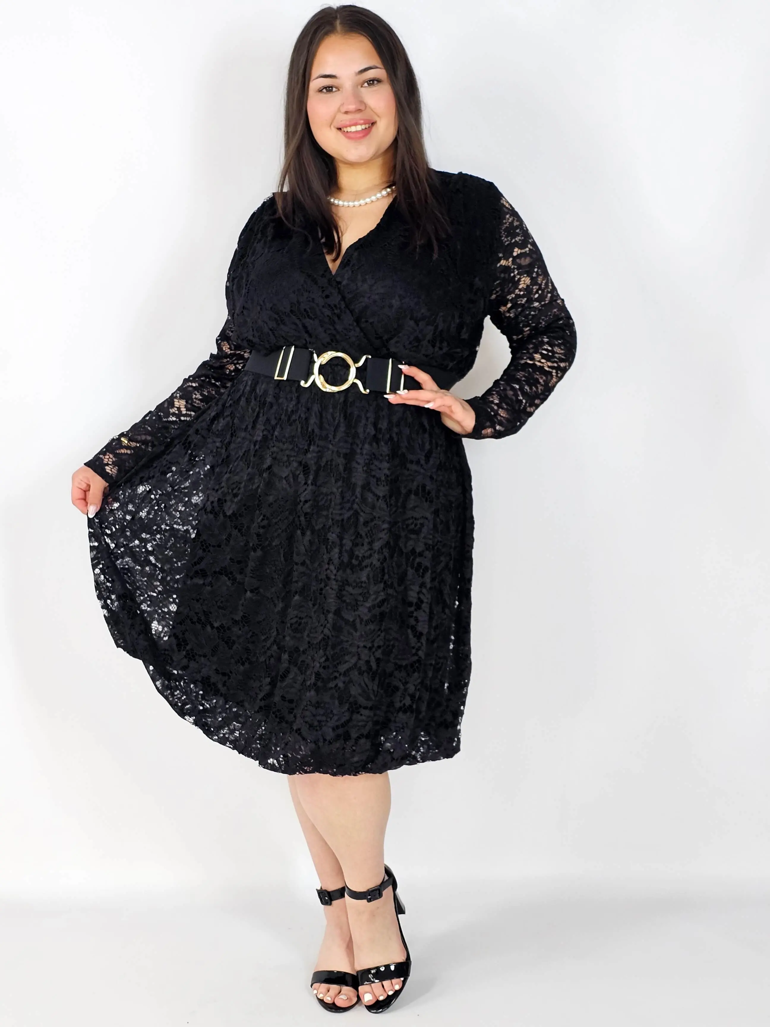 Sukienka plus size – kobiecy styl, elegancja i wygoda w jednym - Image 6