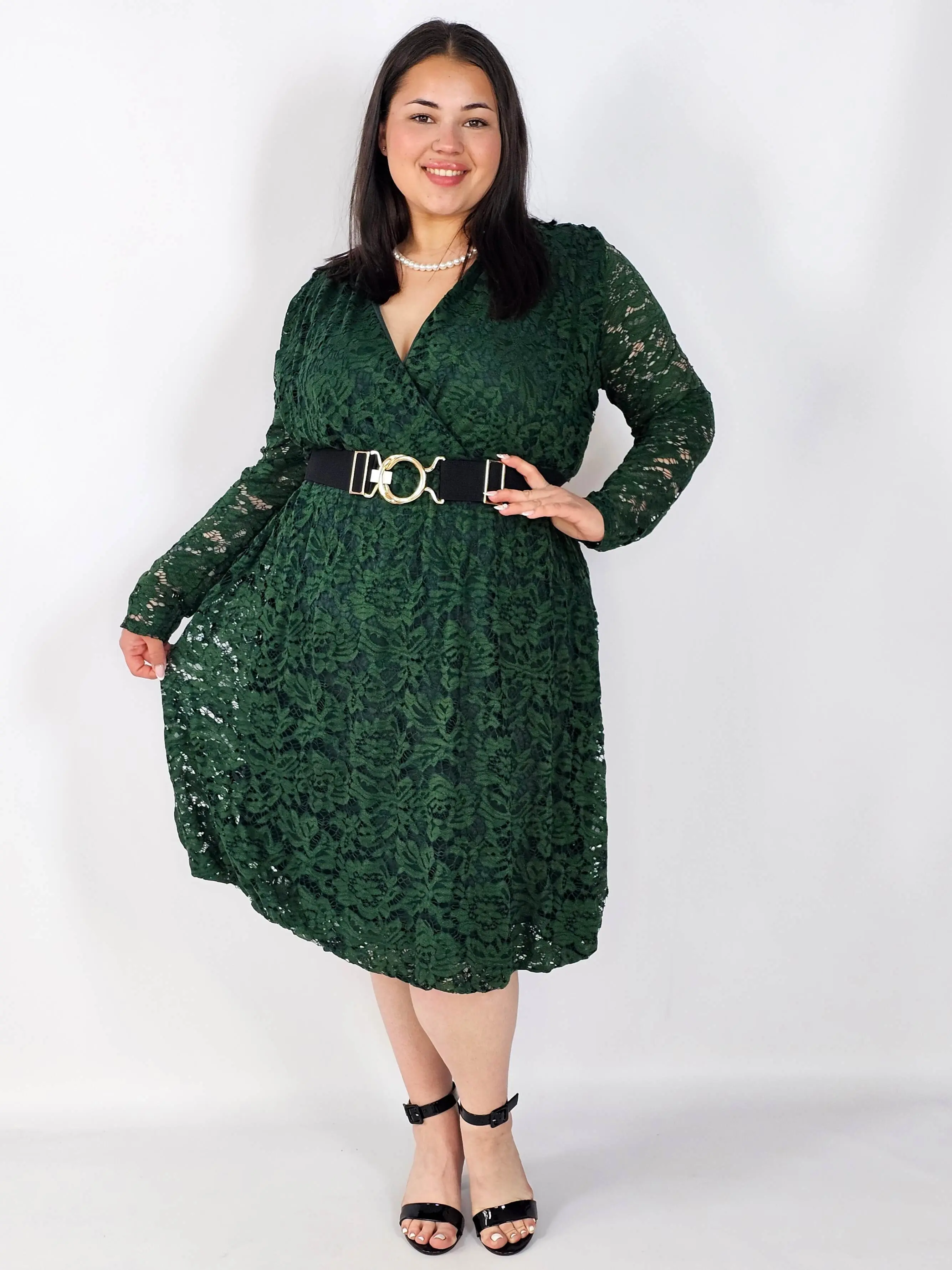Sukienka plus size – kobiecy styl, elegancja i wygoda w jednym - Image 7