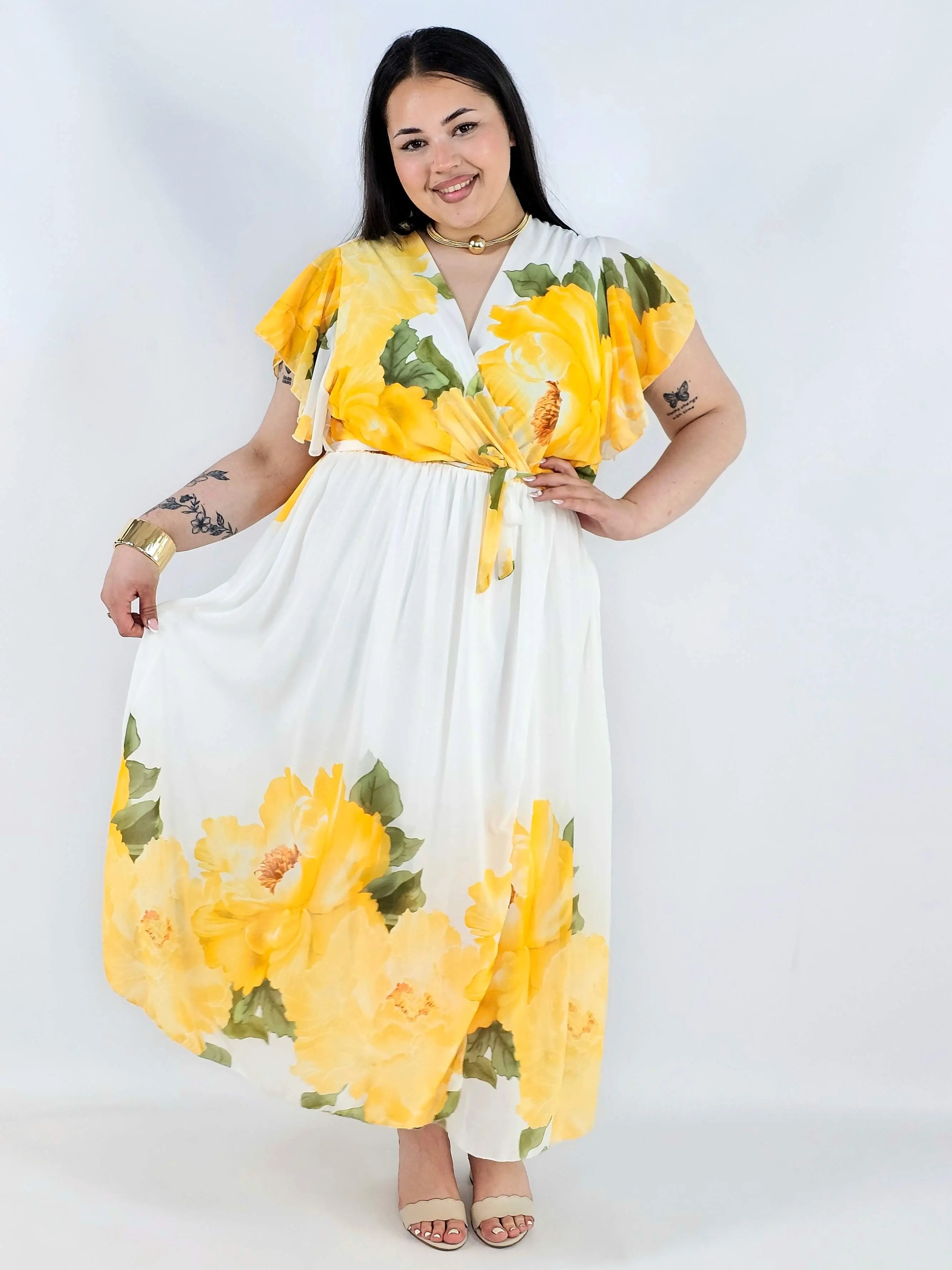 Sukienka plus size kopertowa XXL – elegancka i zwiewna propozycja na komunię i wesele
