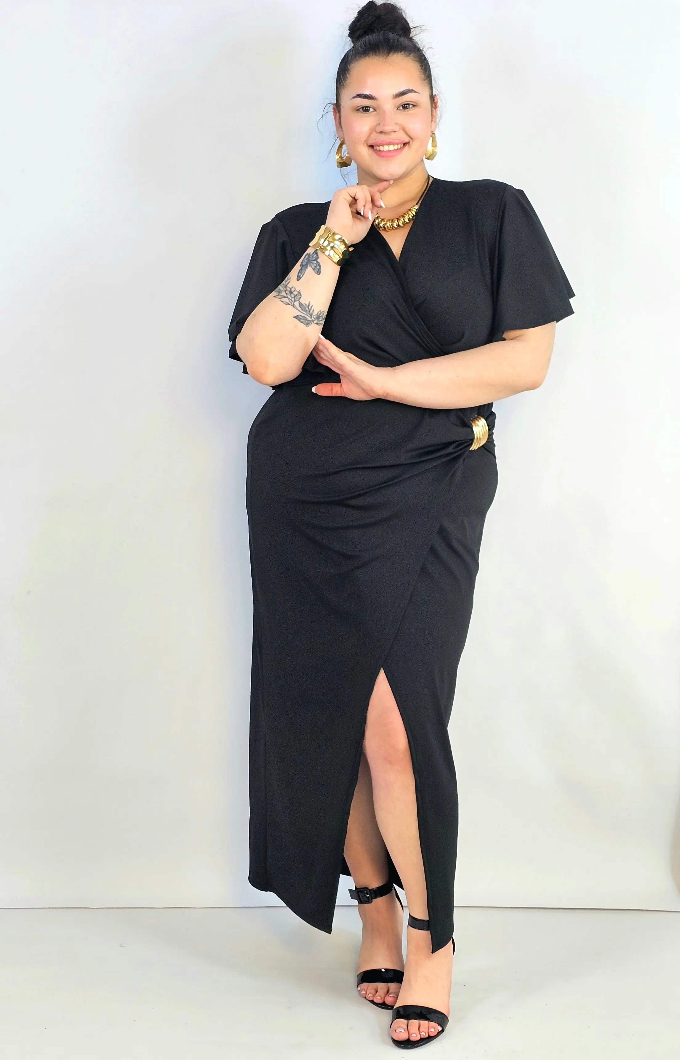 Sukienka plus size kopertowa z falbankowym rękawem – elegancja XXL - Image 4