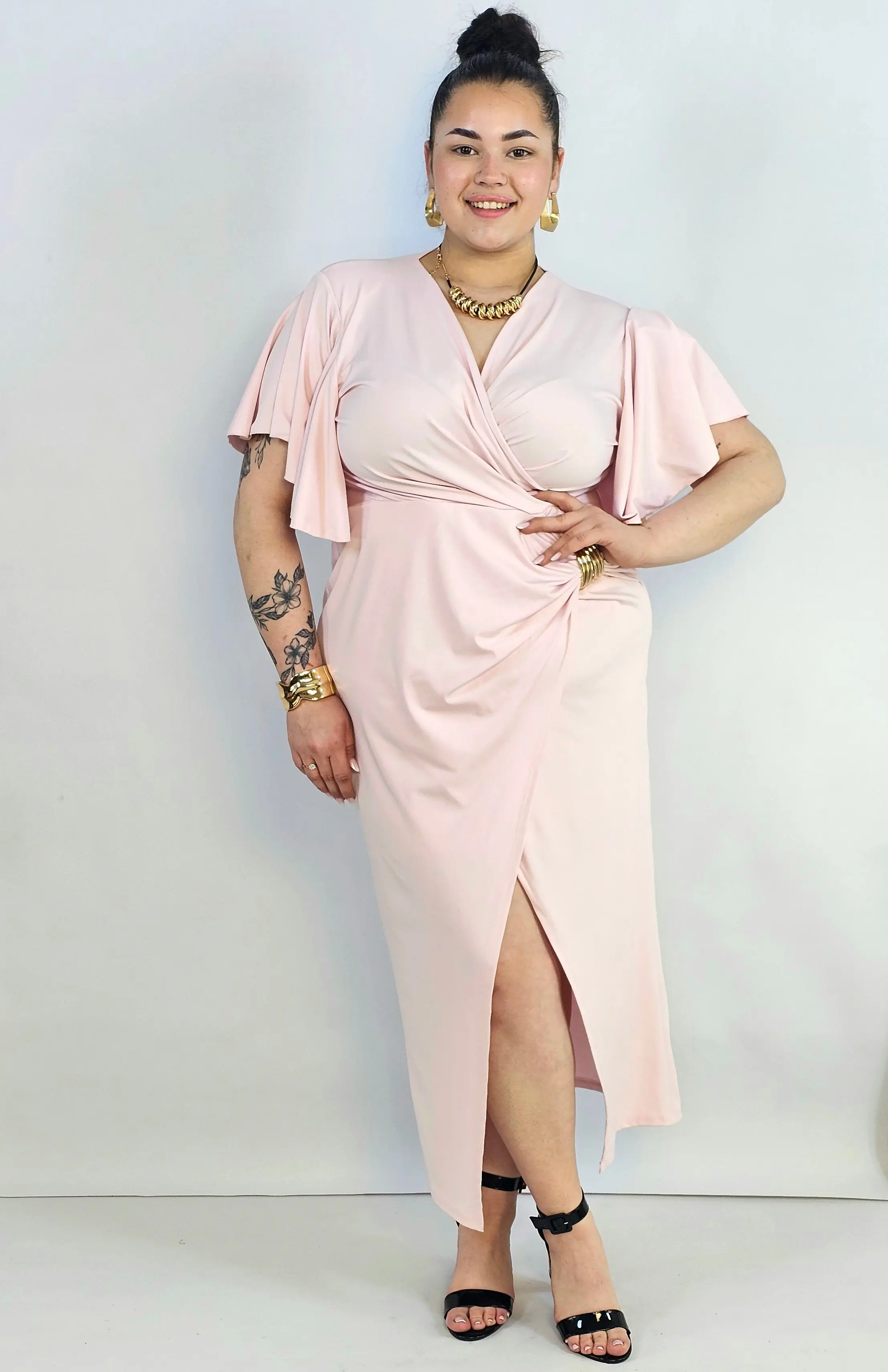 Sukienka plus size kopertowa z falbankowym rękawem – elegancja XXL - Image 6